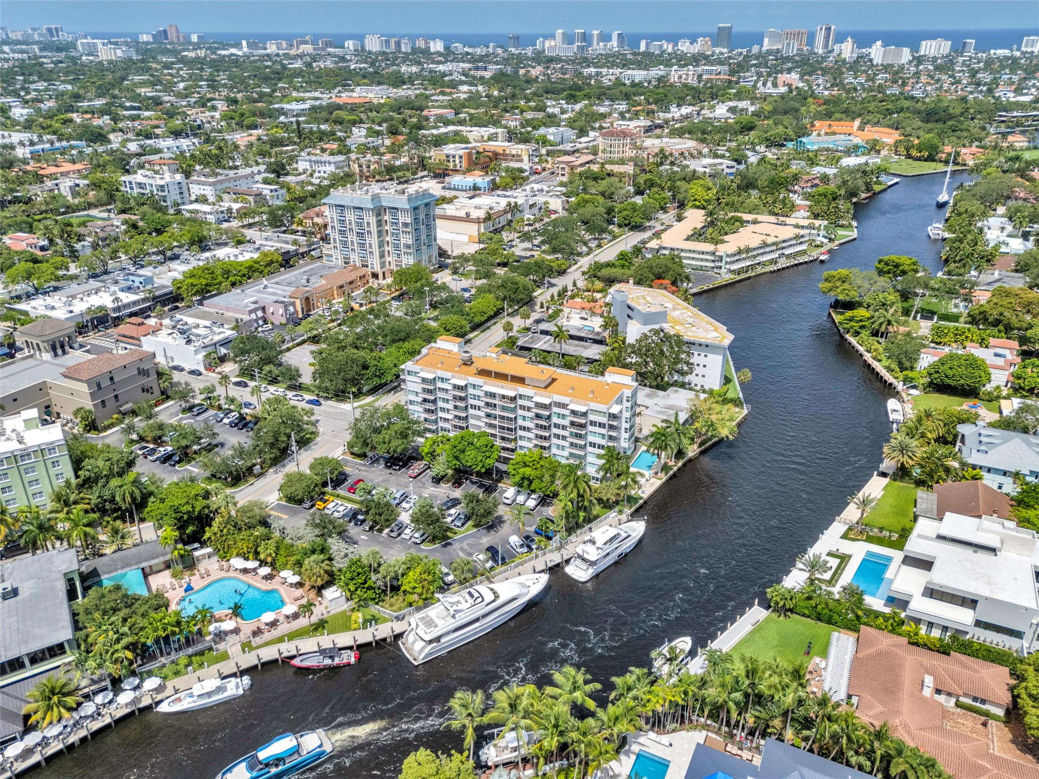 800 SE 4th St #405,Fort Lauderdale, FL 33301
