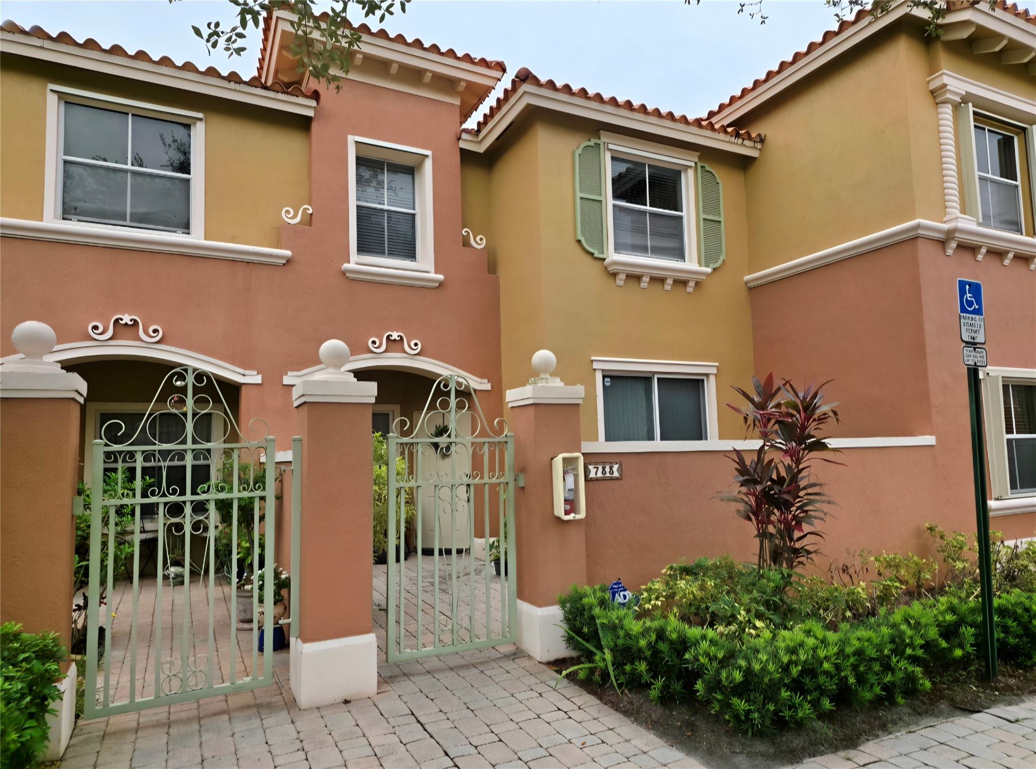 733 SW 107th Ave #2205