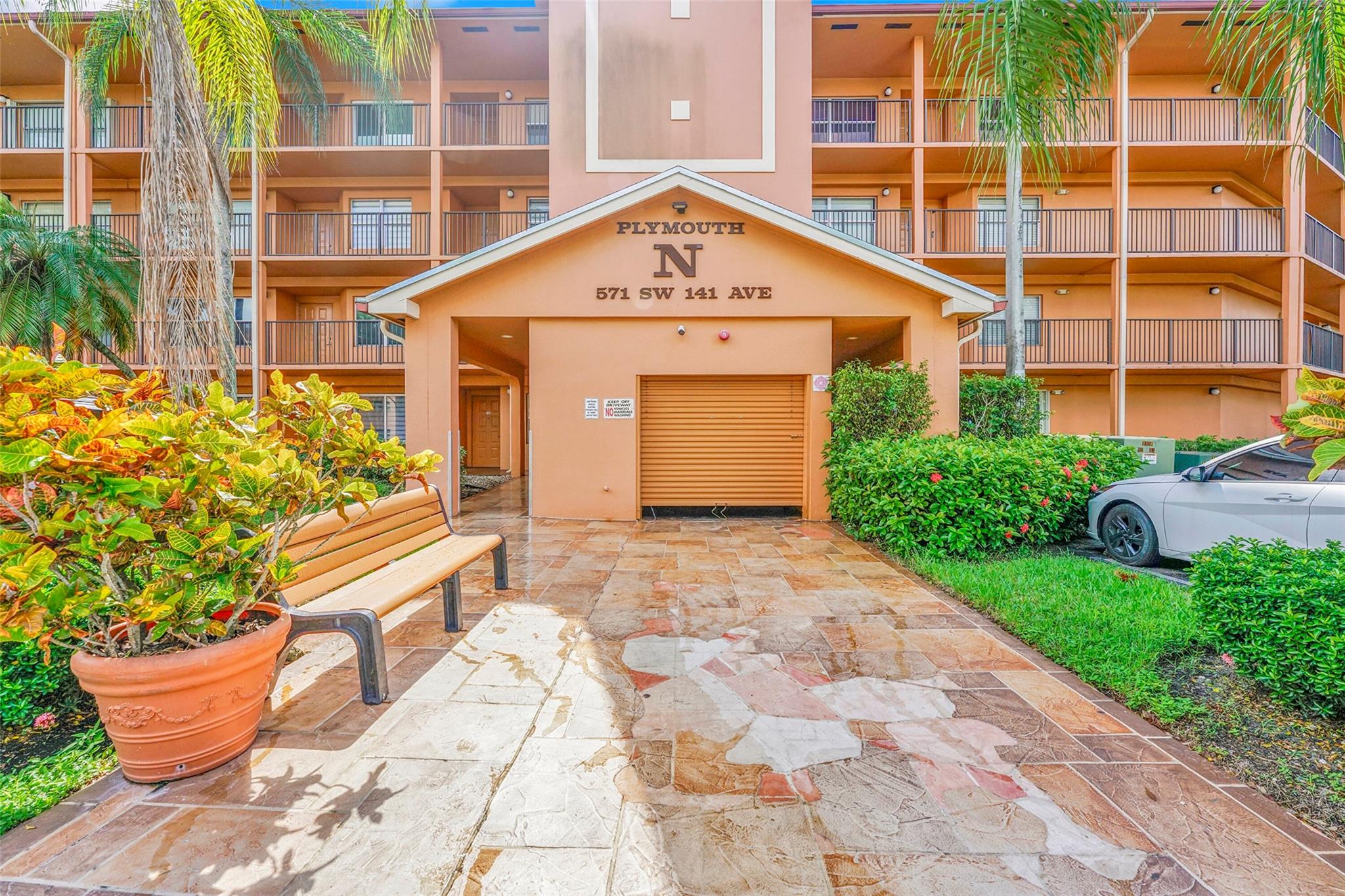 571 SW 141st St Ave #204N