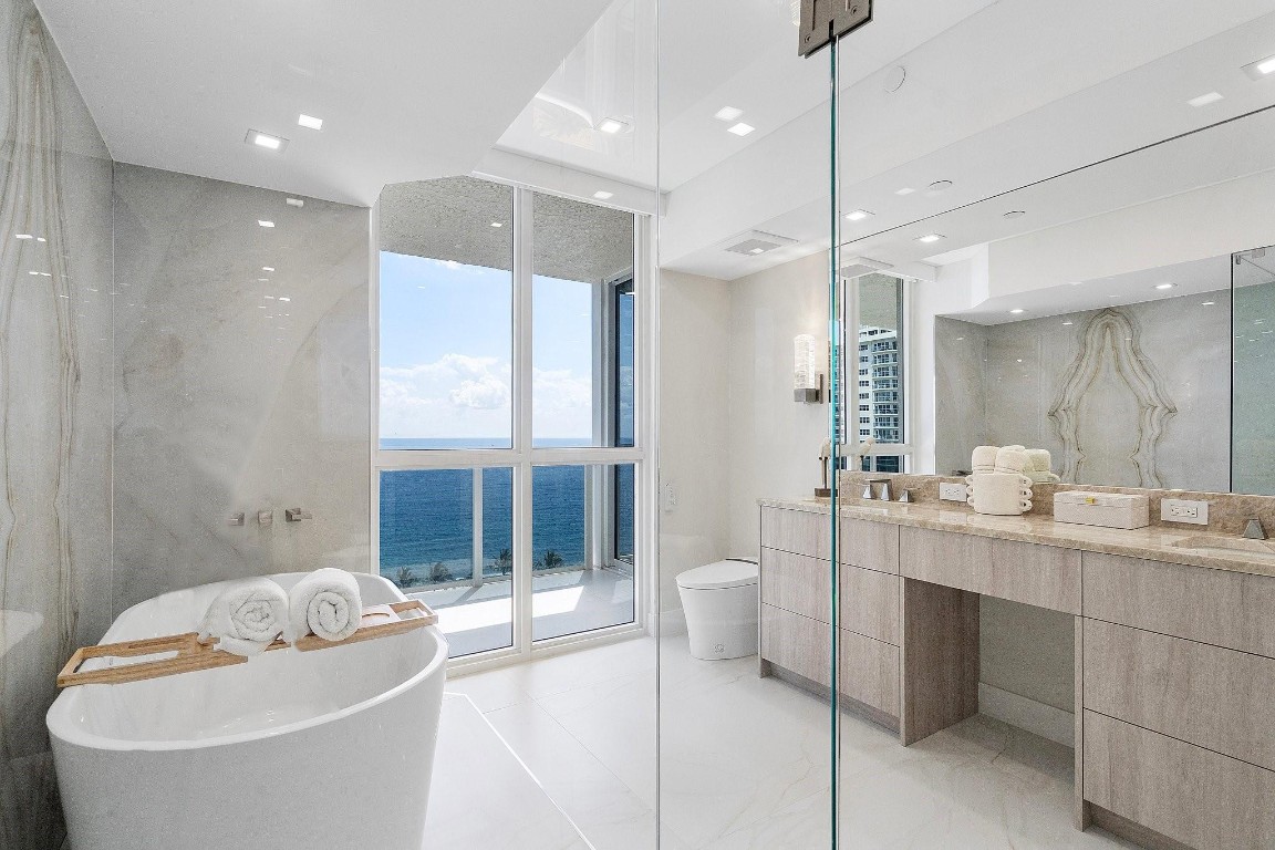 3100 N Ocean #1501 Fort Lauderdale, FL 33308