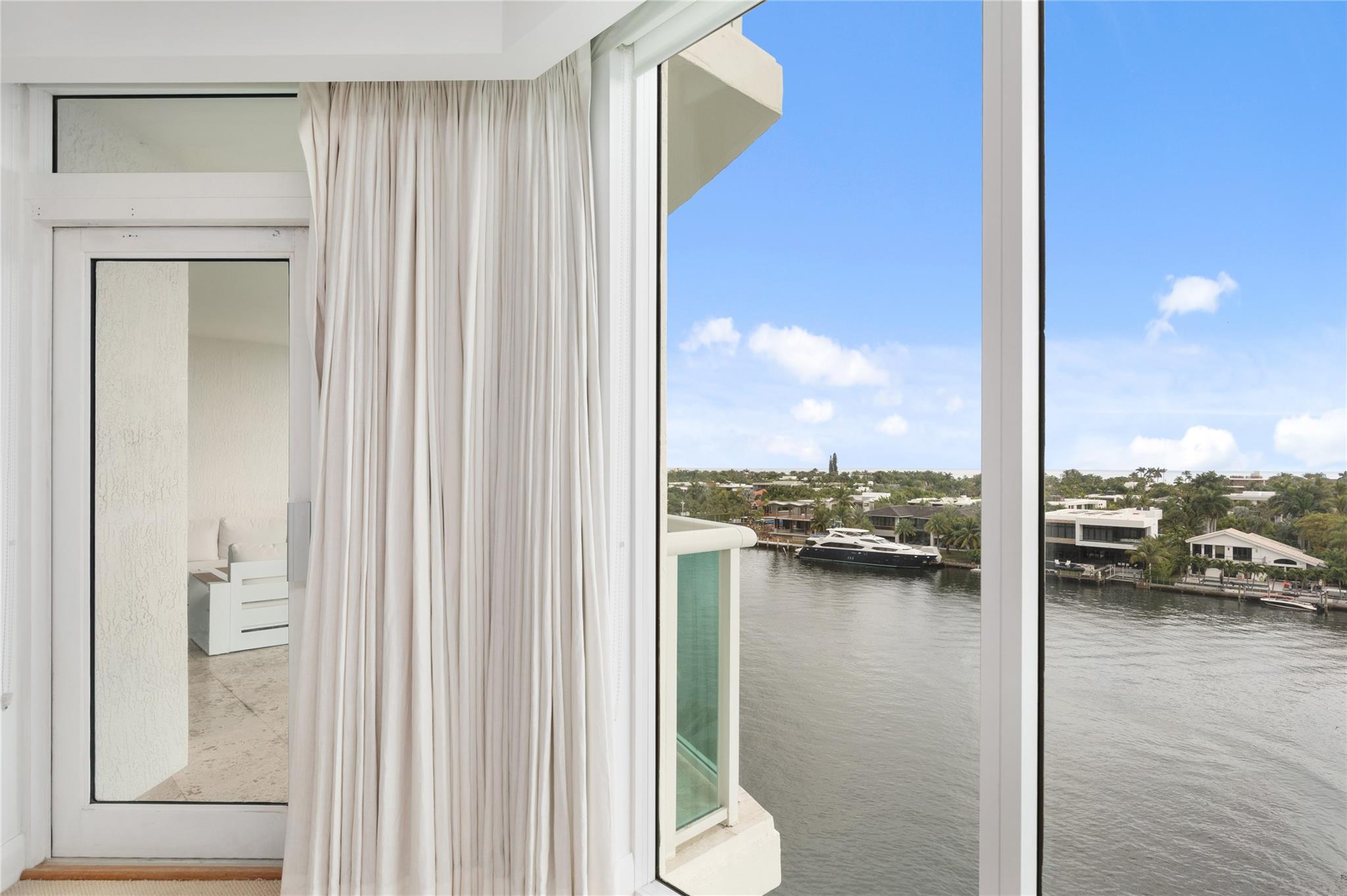 20201 E Country Clb Dr #706 Aventura, FL 33180