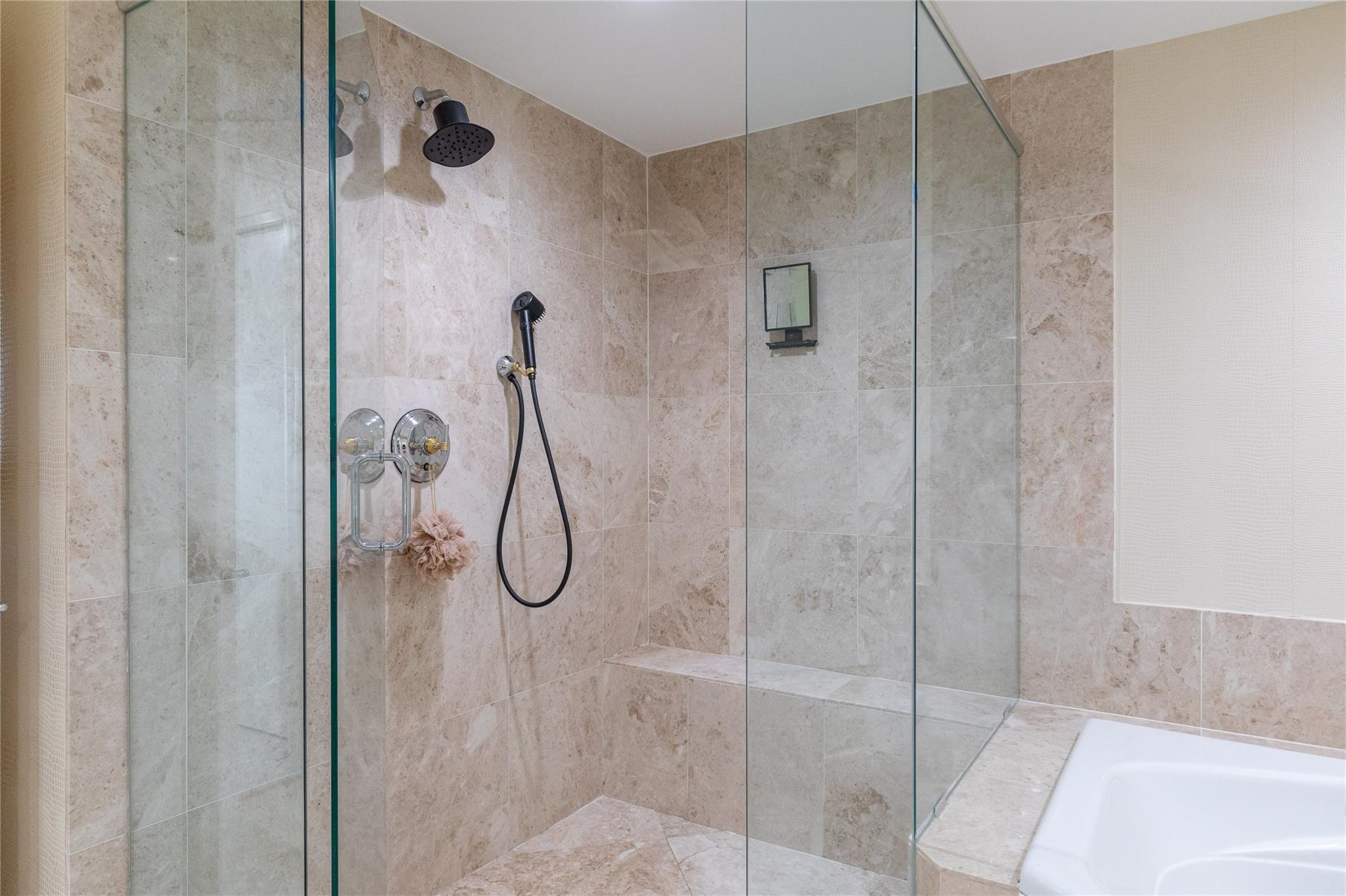 20201 E Country Clb Dr #706 Aventura, FL 33180