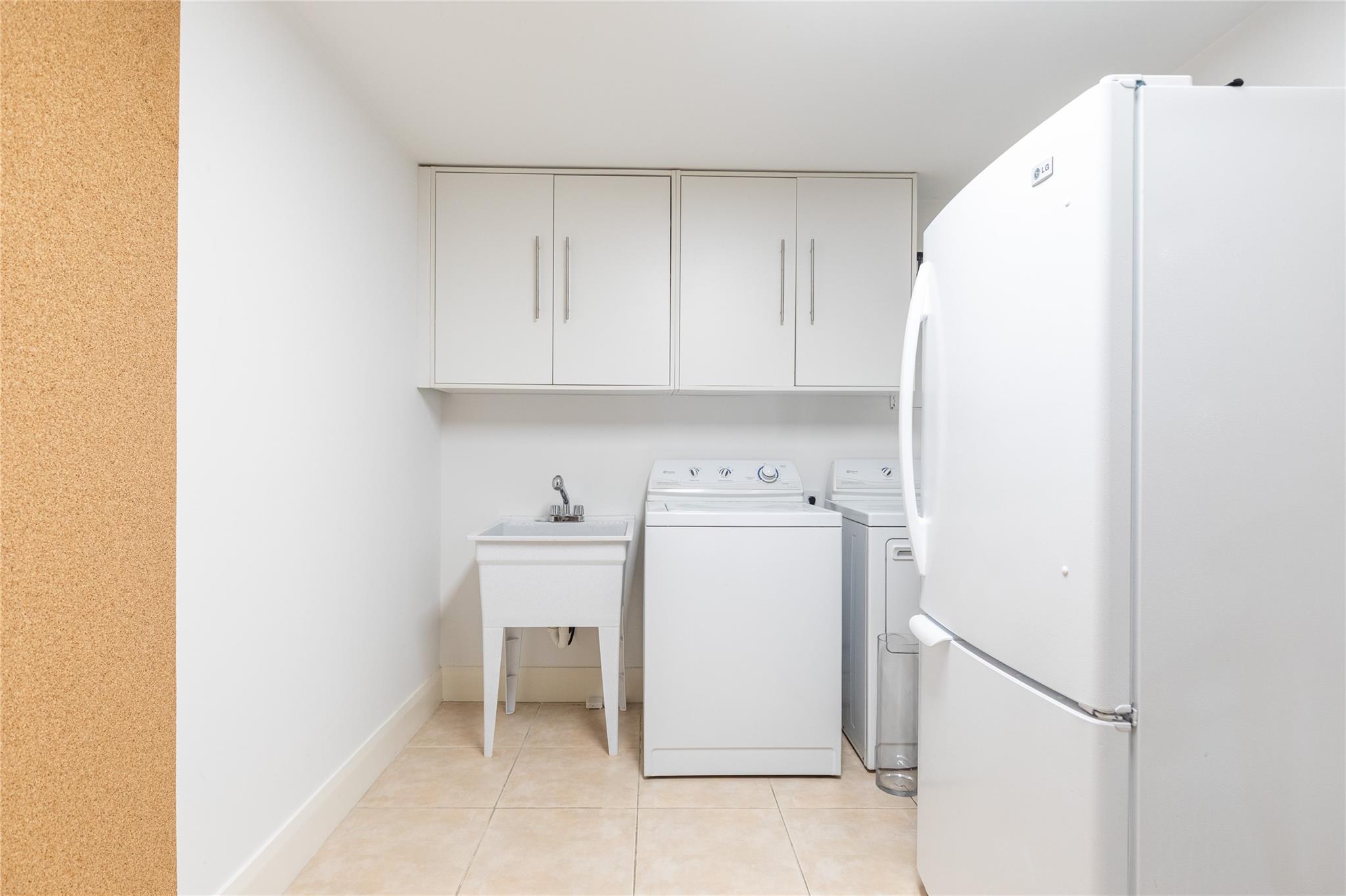 20201 E Country Clb Dr #706 Aventura, FL 33180