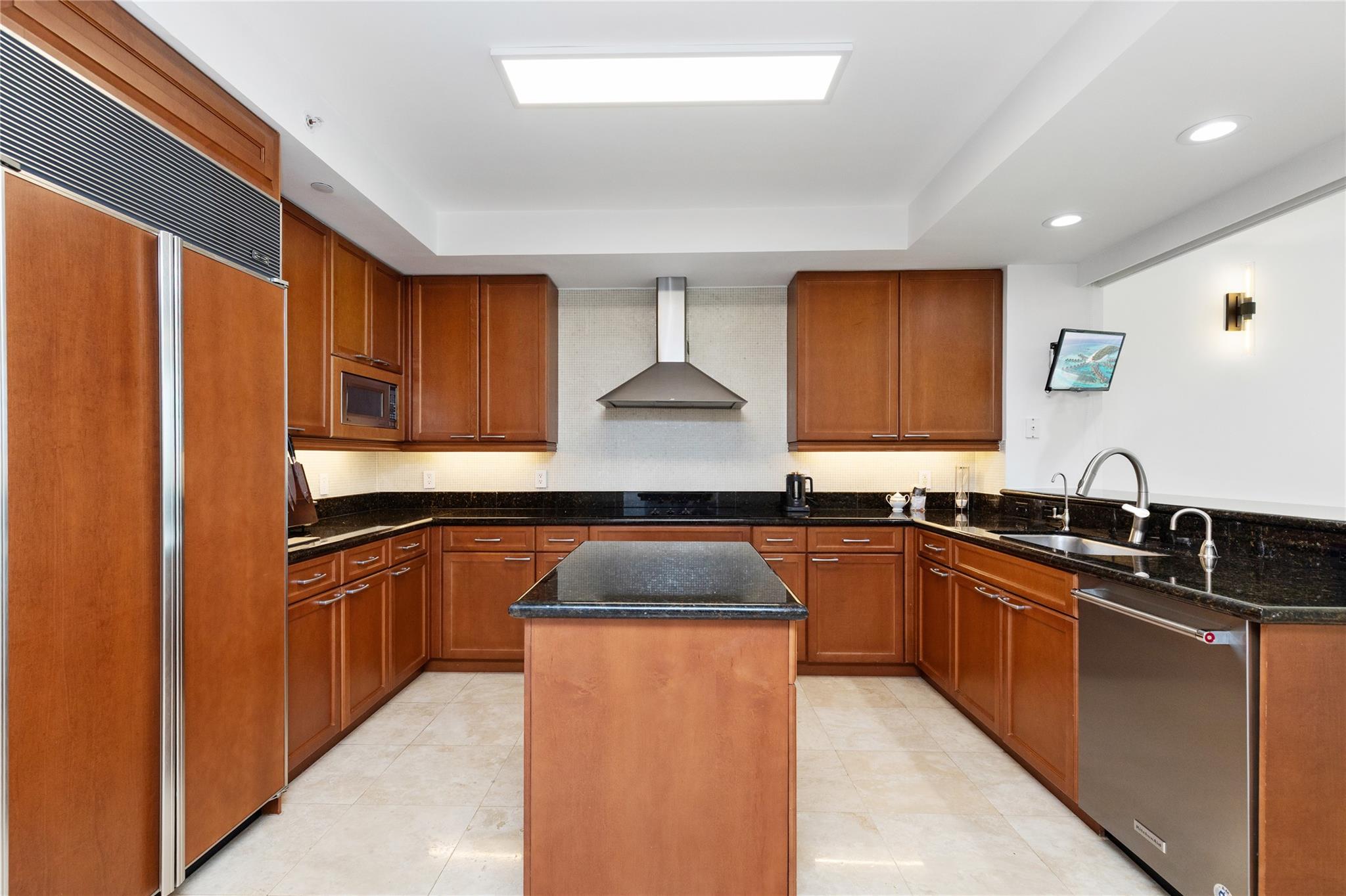 20201 E Country Clb Dr #706 Aventura, FL 33180