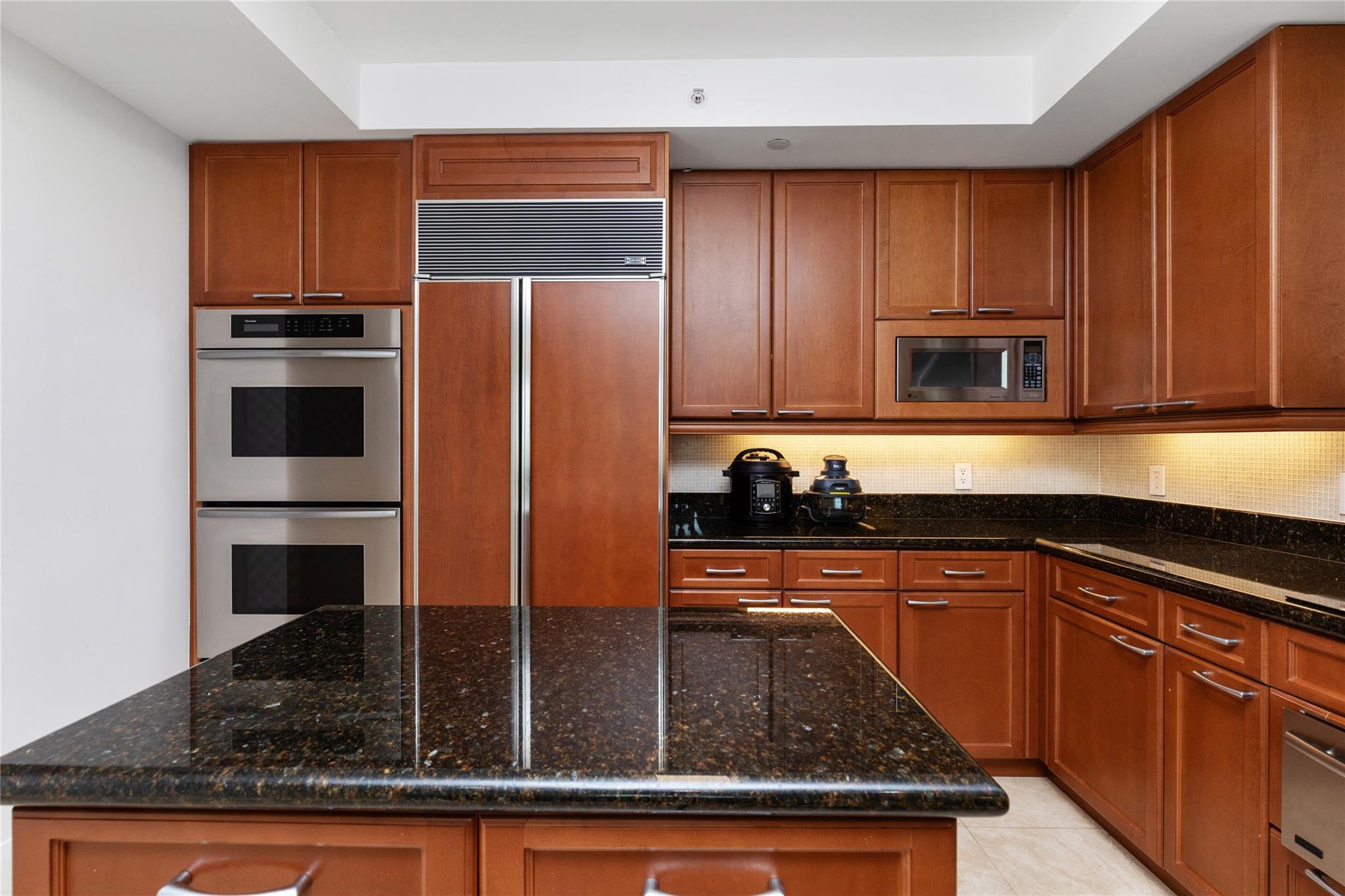 20201 E Country Clb Dr #706 Aventura, FL 33180