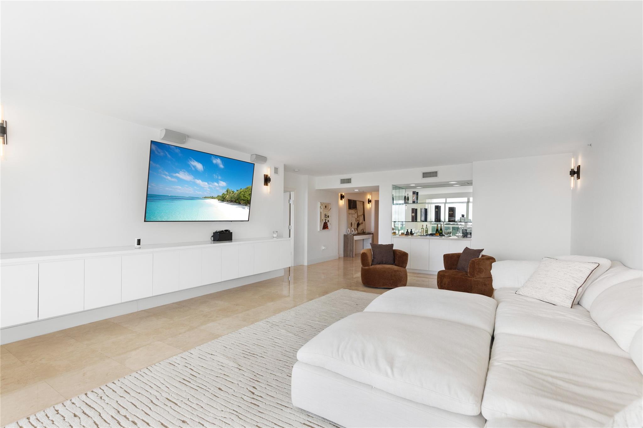 20201 E Country Clb Dr #706 Aventura, FL 33180