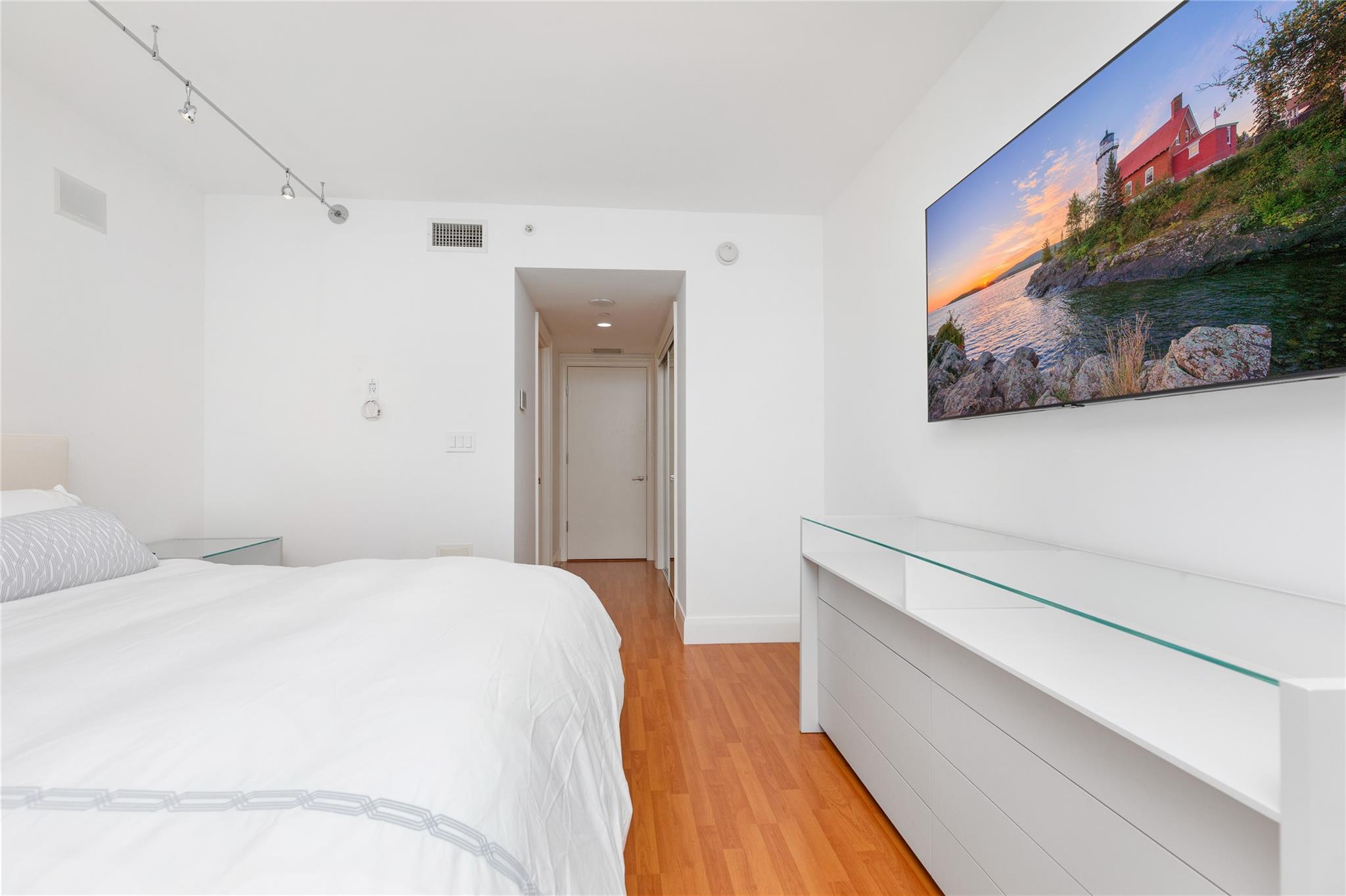 20201 E Country Clb Dr #706 Aventura, FL 33180