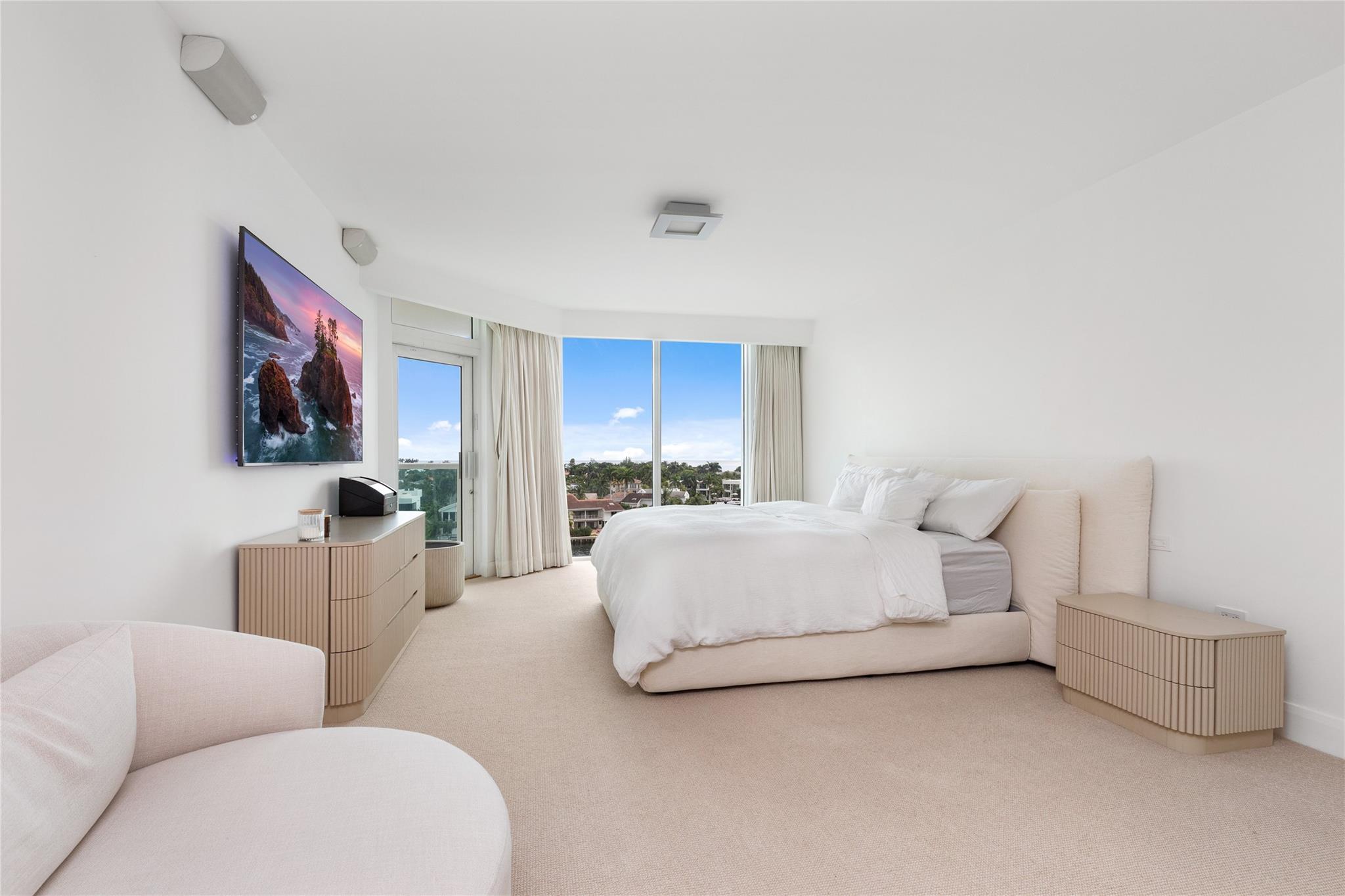 20201 E Country Clb Dr #706 Aventura, FL 33180