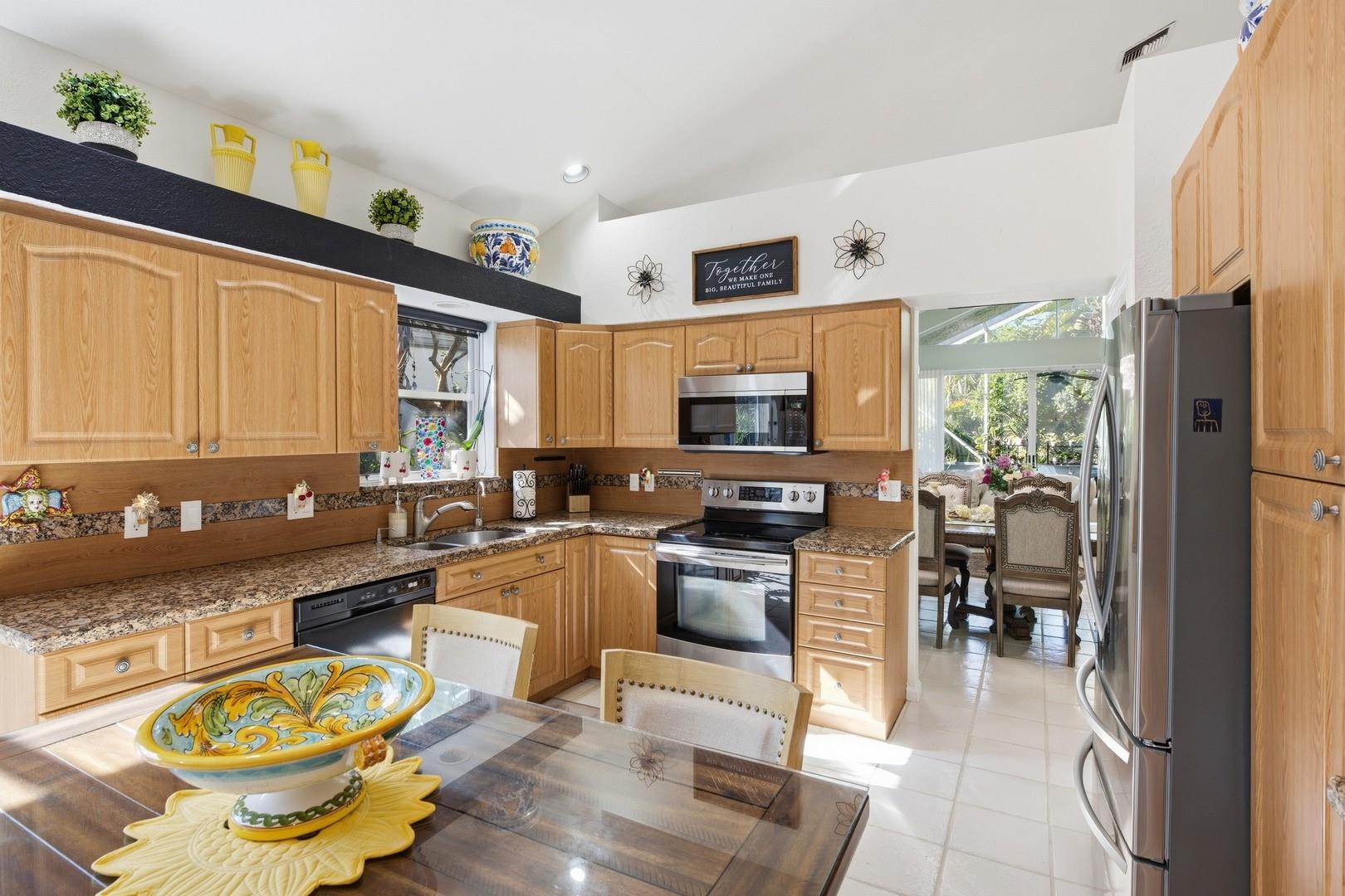 6441 Three Lks Ln Boynton Beach, FL 33437