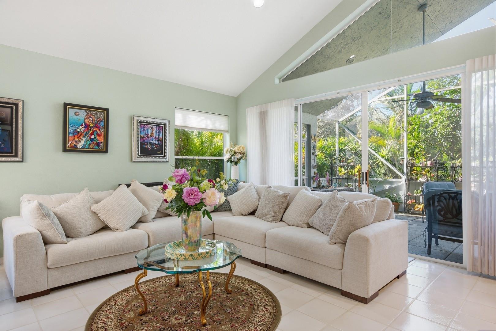 6441 Three Lks Ln Boynton Beach, FL 33437