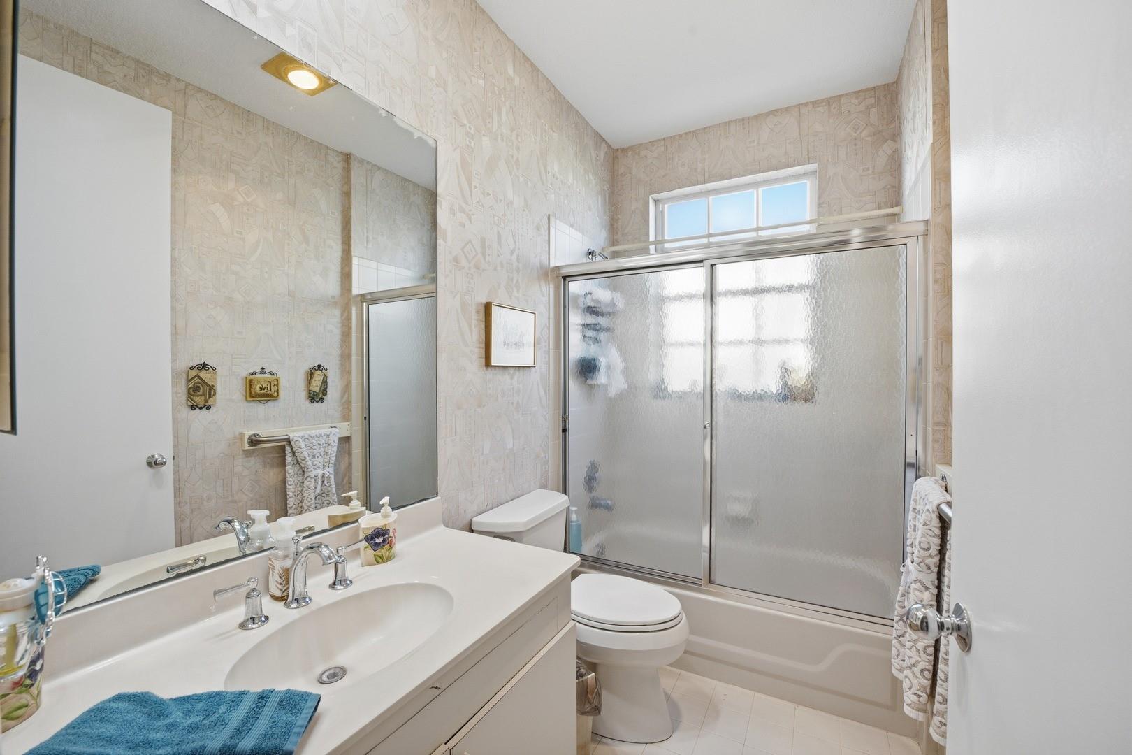 6441 Three Lks Ln Boynton Beach, FL 33437