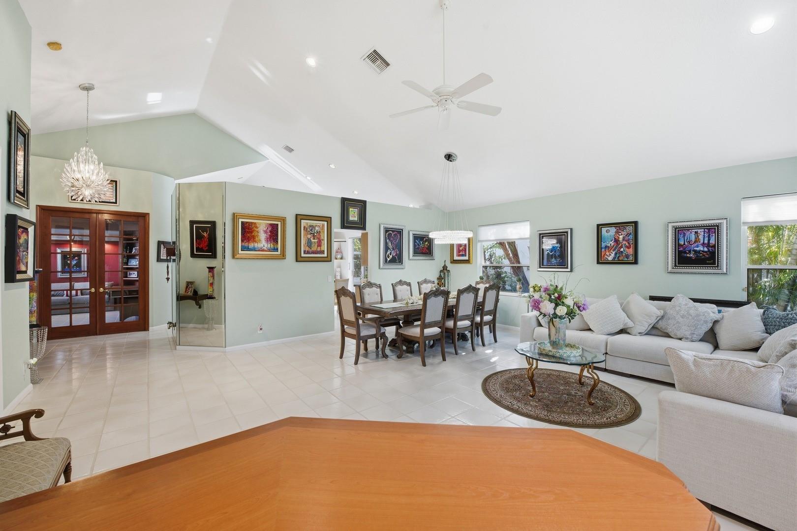 6441 Three Lks Ln Boynton Beach, FL 33437