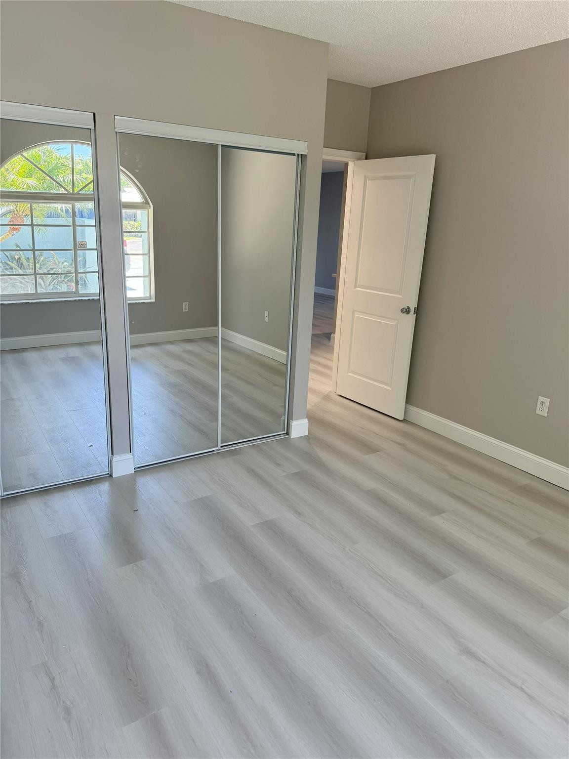 2731 NE 28th #3 Lighthouse Point, FL 33064