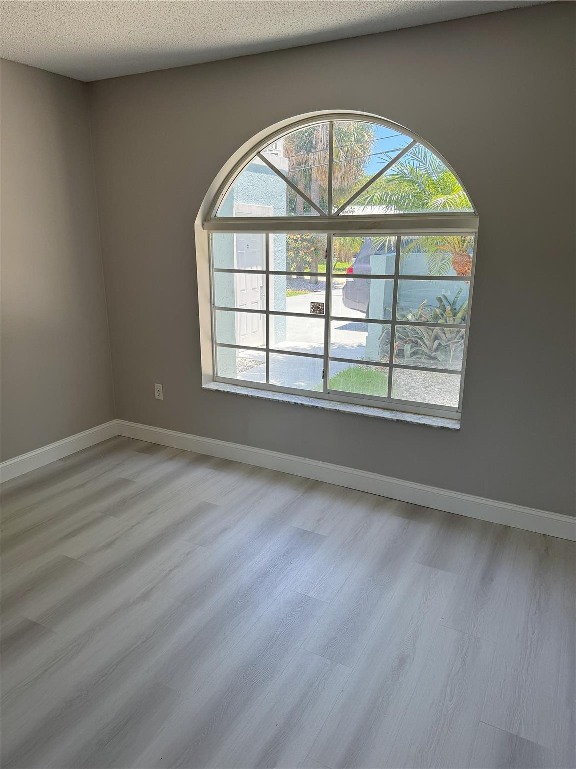 2731 NE 28th #3 Lighthouse Point, FL 33064