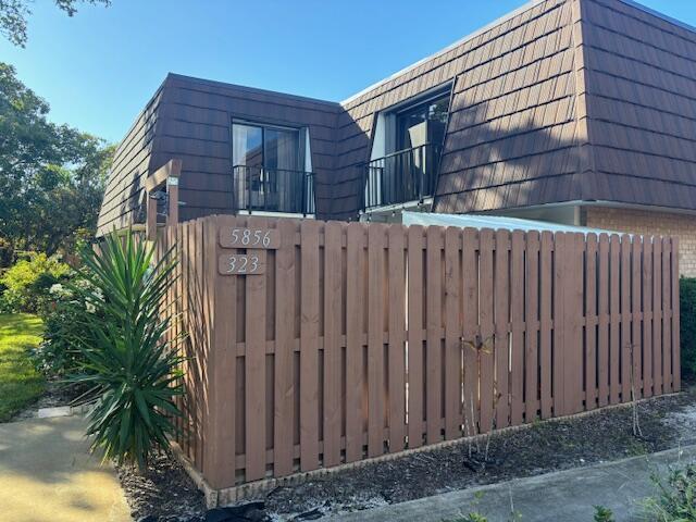 5856 SE Riverboat Dr #323