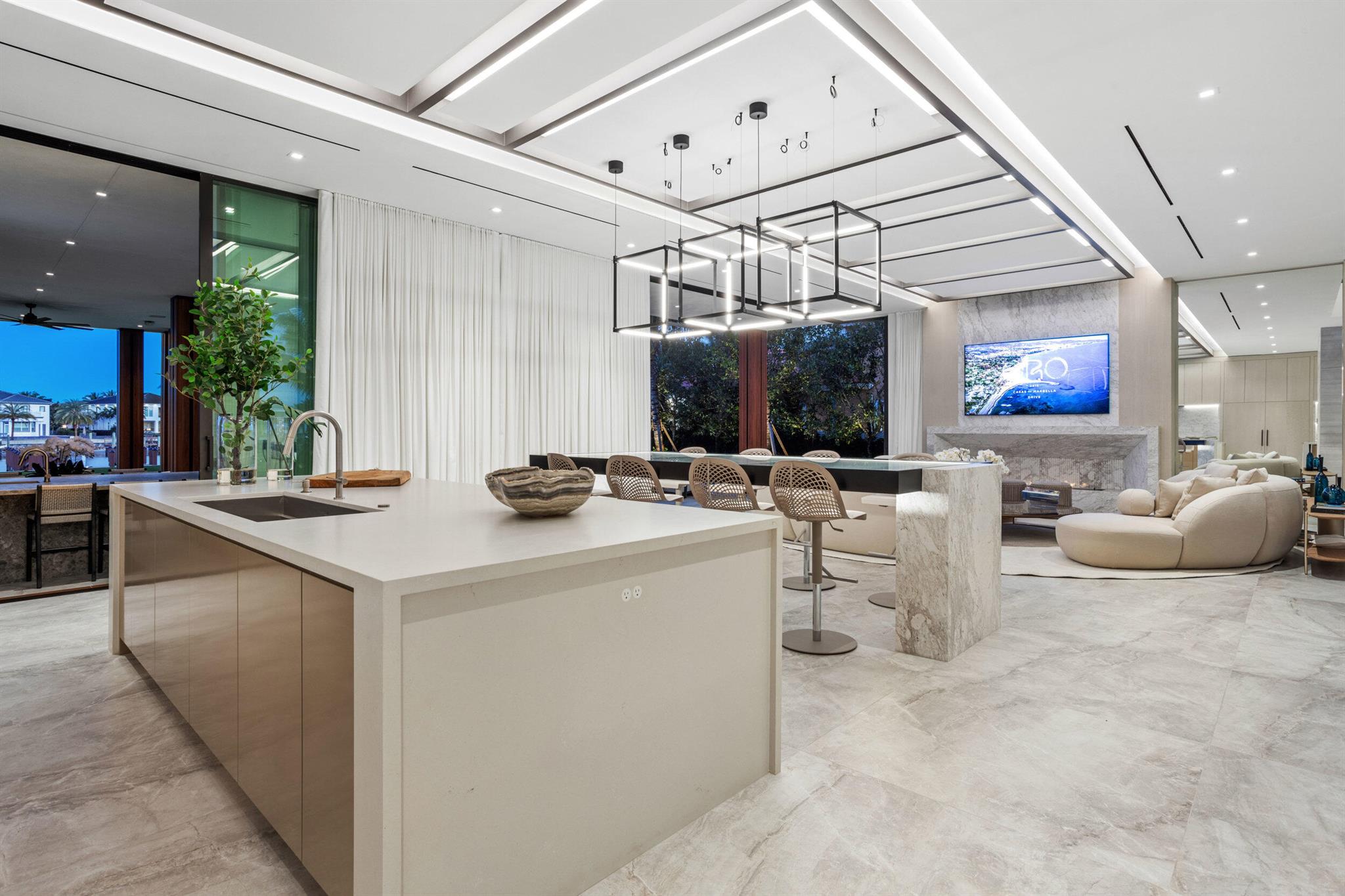 2415 Casas De Marbella Dr Palm Beach Gardens, FL 33410