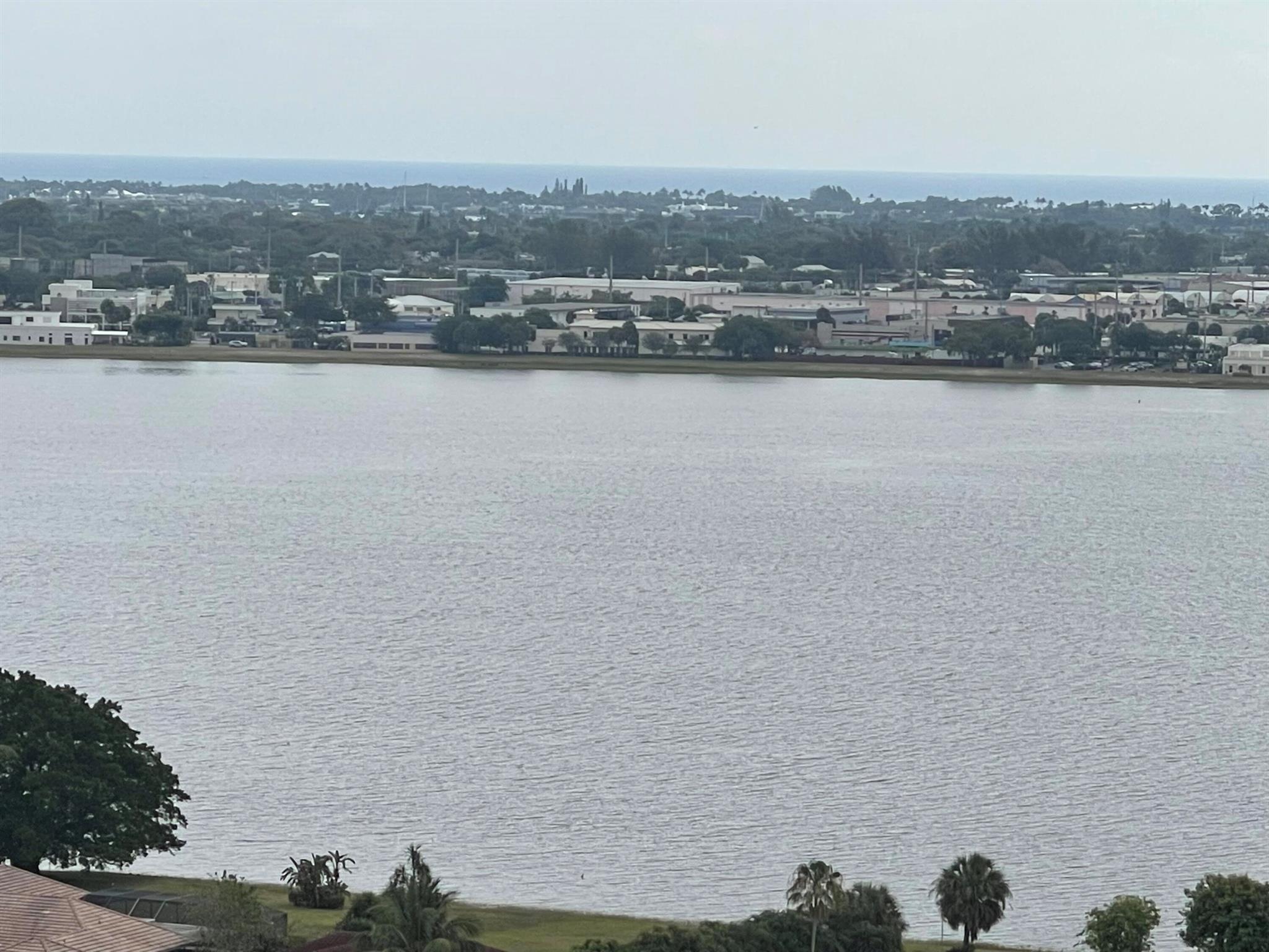 1900 Consulate Pl #2001,West Palm Beach, FL 33401