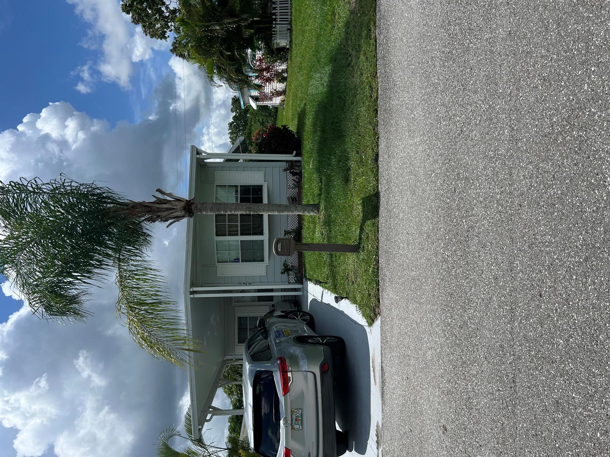 129 E Caribbean