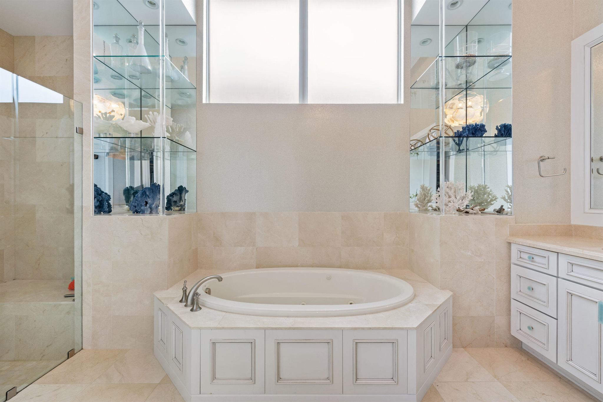 13901 Willow Cay Dr North Palm Beach, FL 33408 13901 Willow Cay Dr North Palm Beach, FL 33408