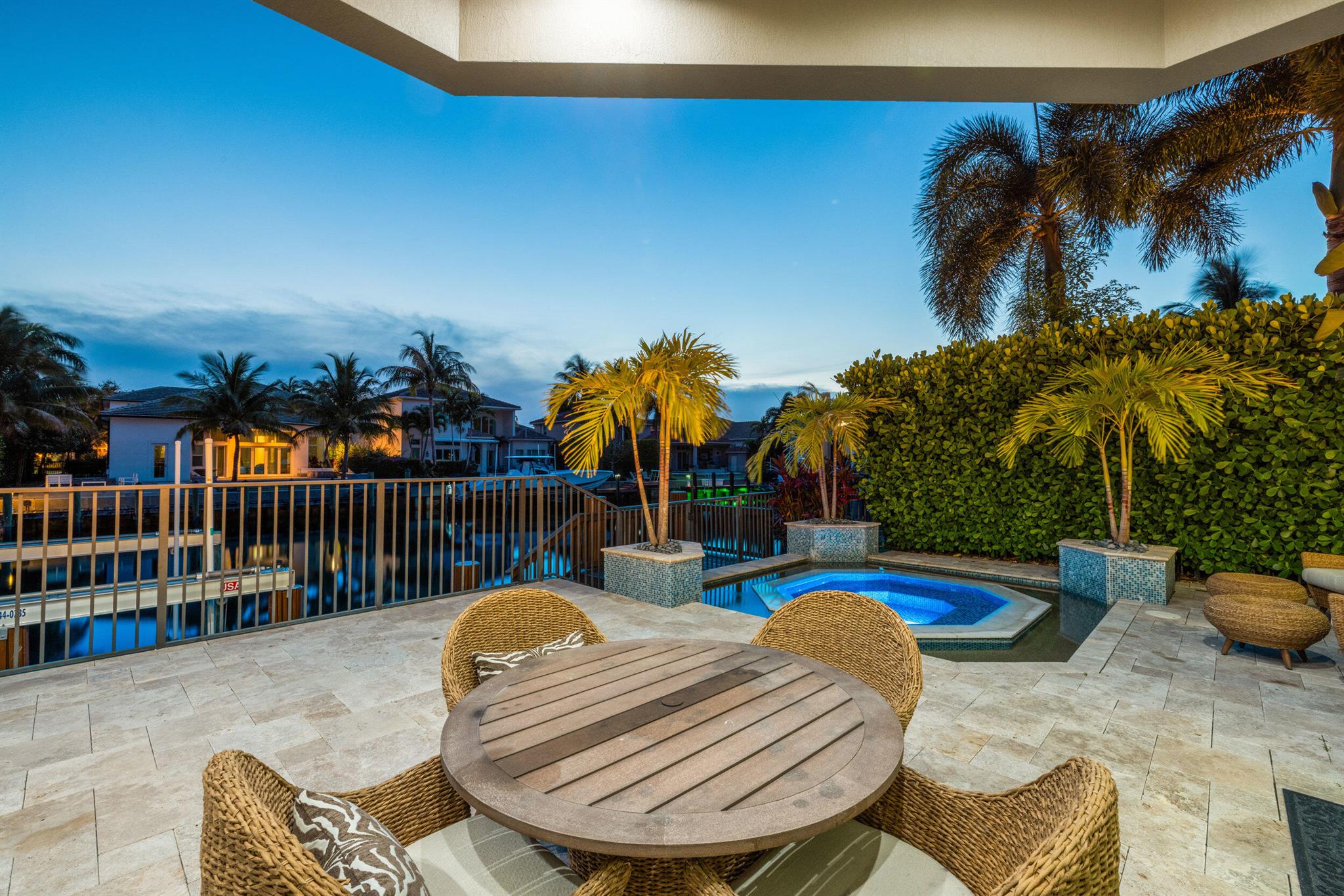 13901 Willow Cay Dr North Palm Beach, FL 33408 13901 Willow Cay Dr North Palm Beach, FL 33408