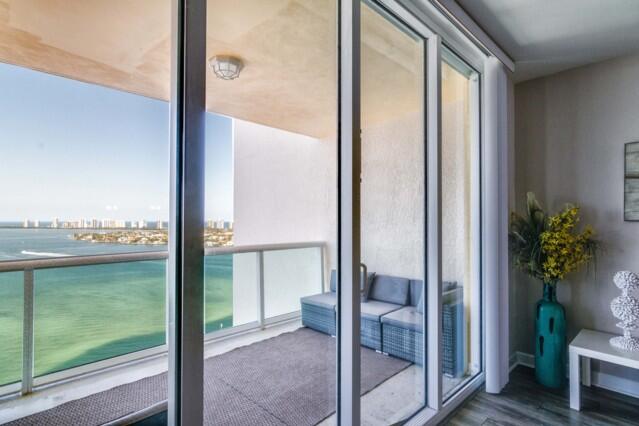 2650 Lake Shr #2203 Riviera Beach, FL 33404