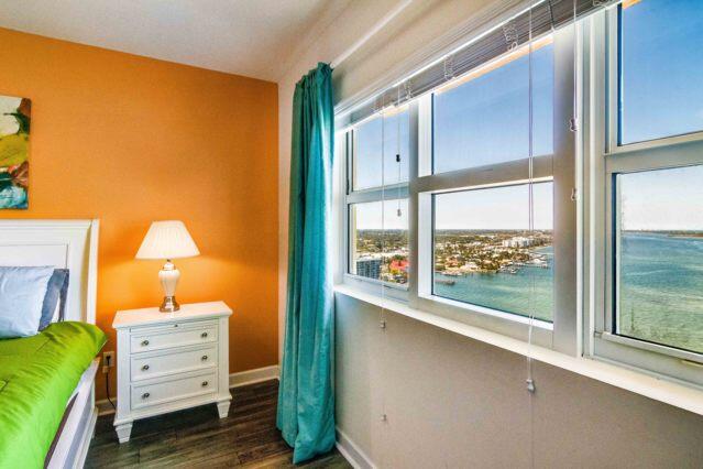 2650 Lake Shr #2203 Riviera Beach, FL 33404