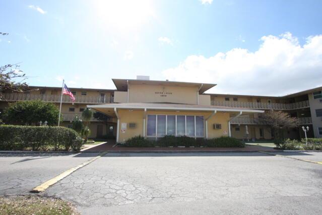 1050 E Sample Rd #307
