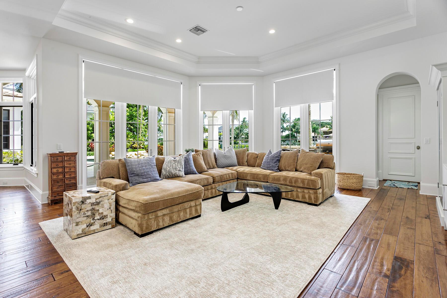 155 Commodore Dr Jupiter, FL 33477