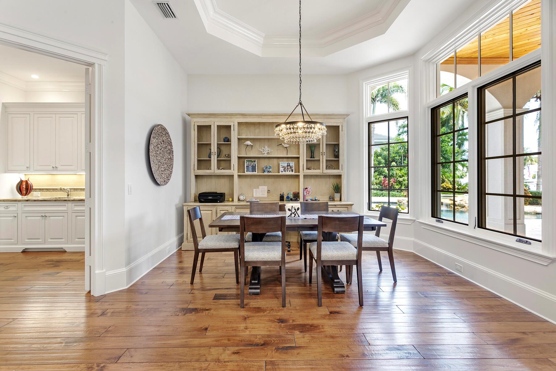 155 Commodore Dr Jupiter, FL 33477