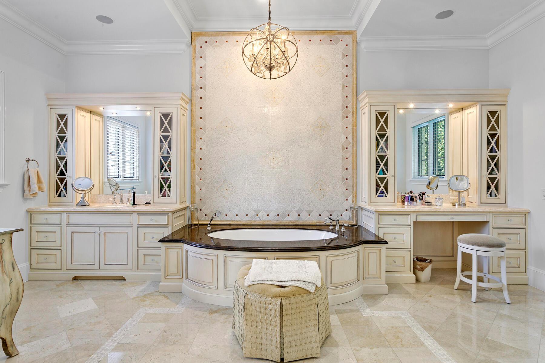 155 Commodore Dr Jupiter, FL 33477