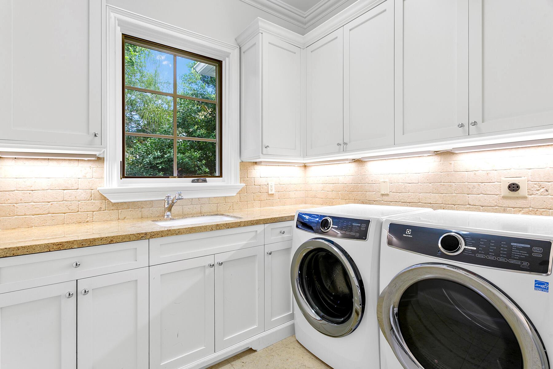 155 Commodore Dr Jupiter, FL 33477