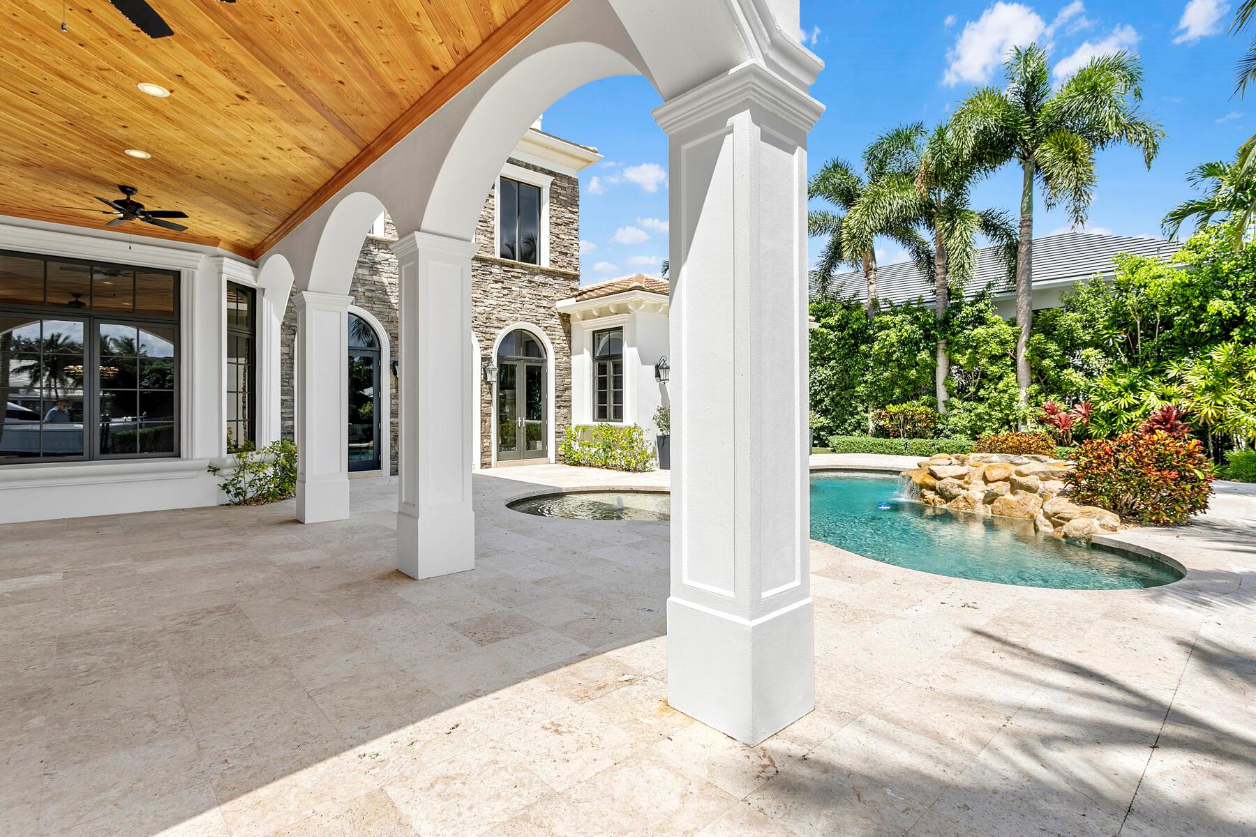 155 Commodore Dr Jupiter, FL 33477