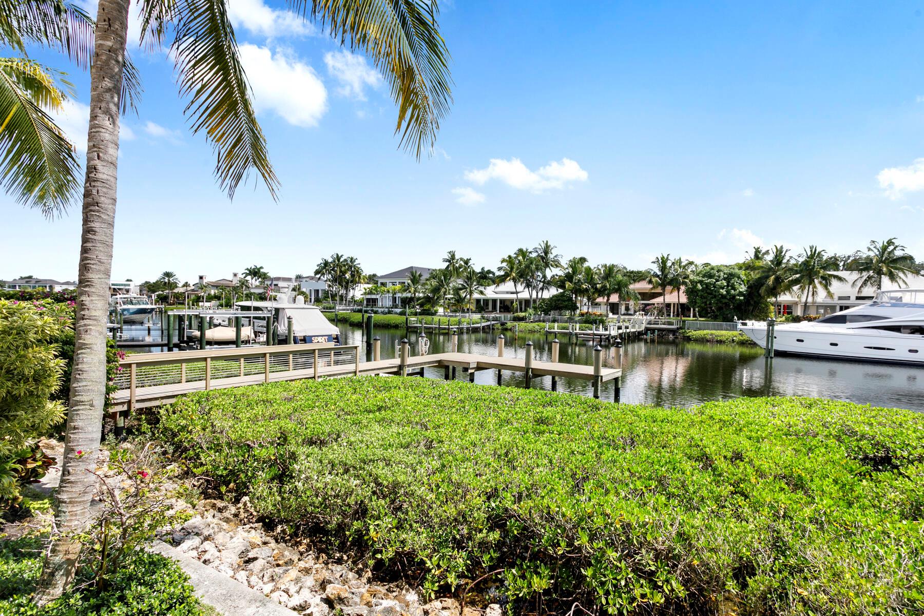 155 Commodore Dr Jupiter, FL 33477