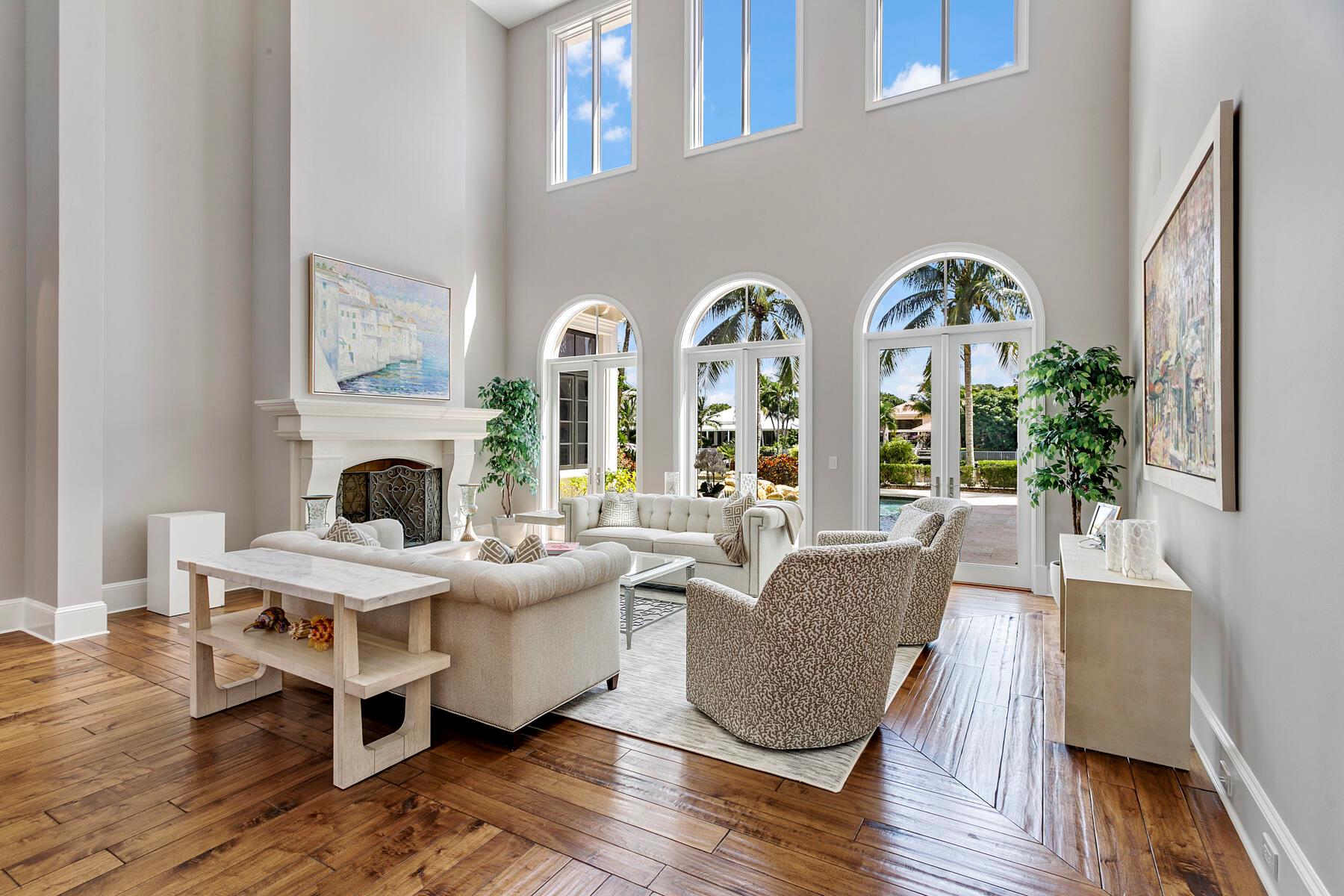 155 Commodore Dr Jupiter, FL 33477