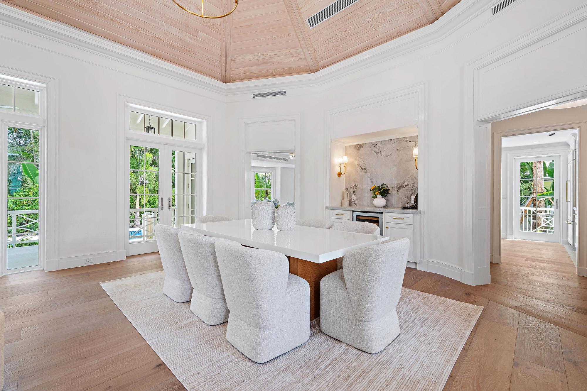 269 Jamaica Ln Palm Beach, FL 33480