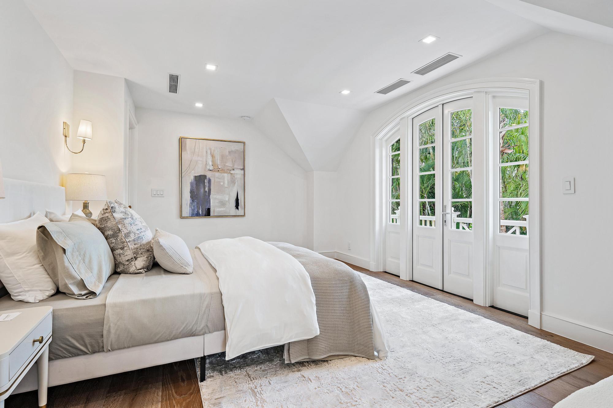 269 Jamaica Ln Palm Beach, FL 33480