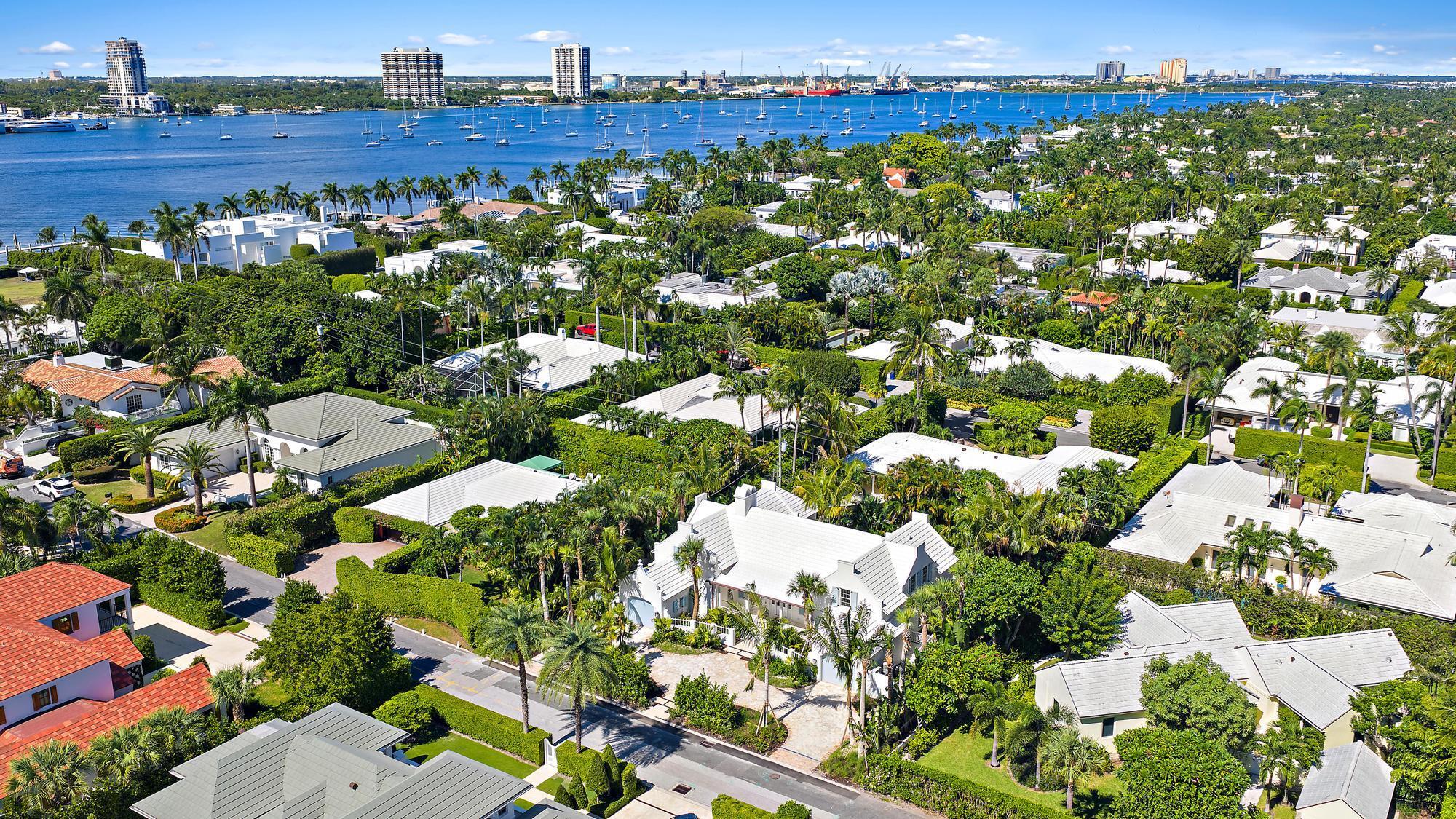 269 Jamaica Ln Palm Beach, FL 33480