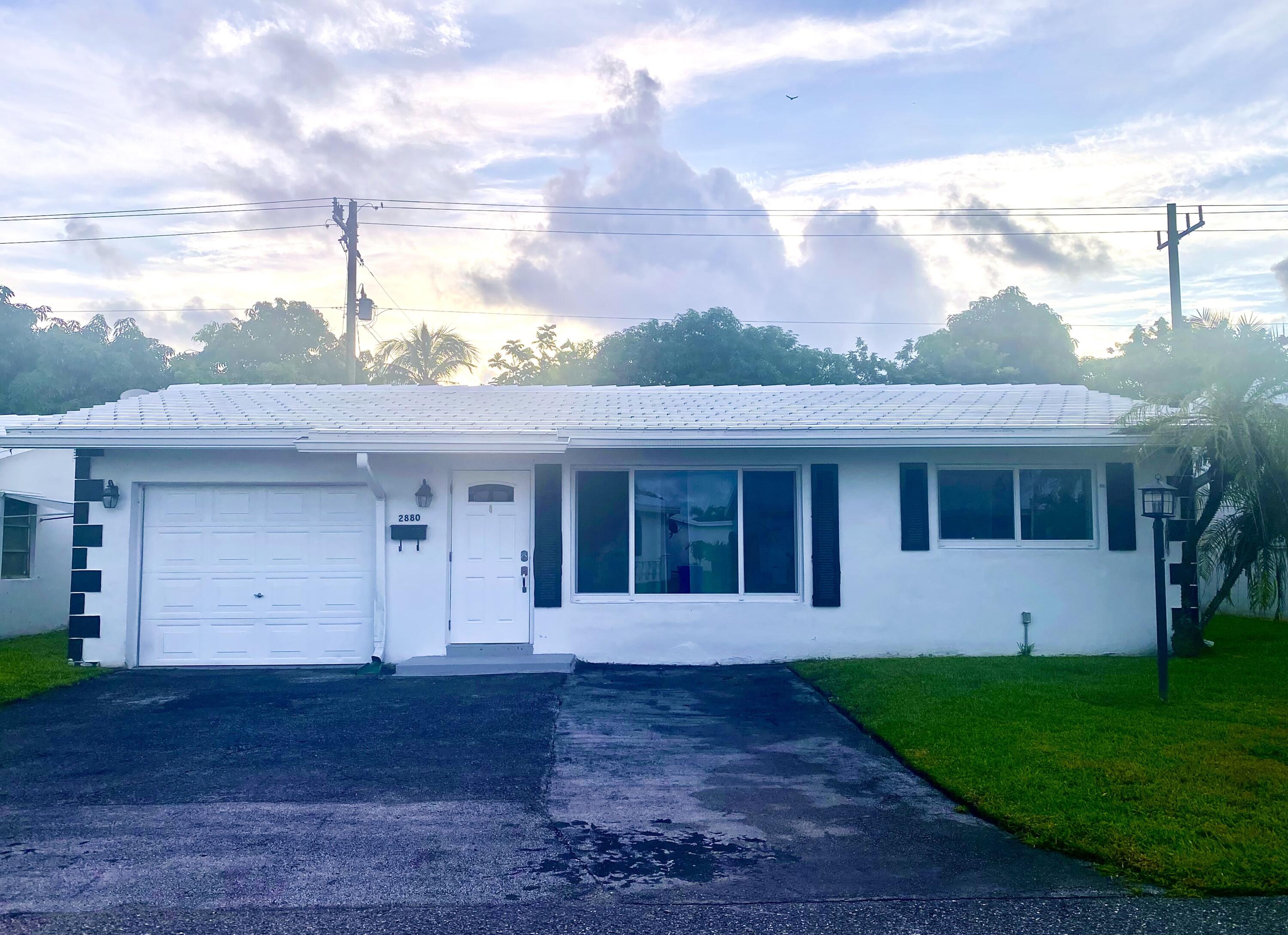 2880 NW 1st Ave