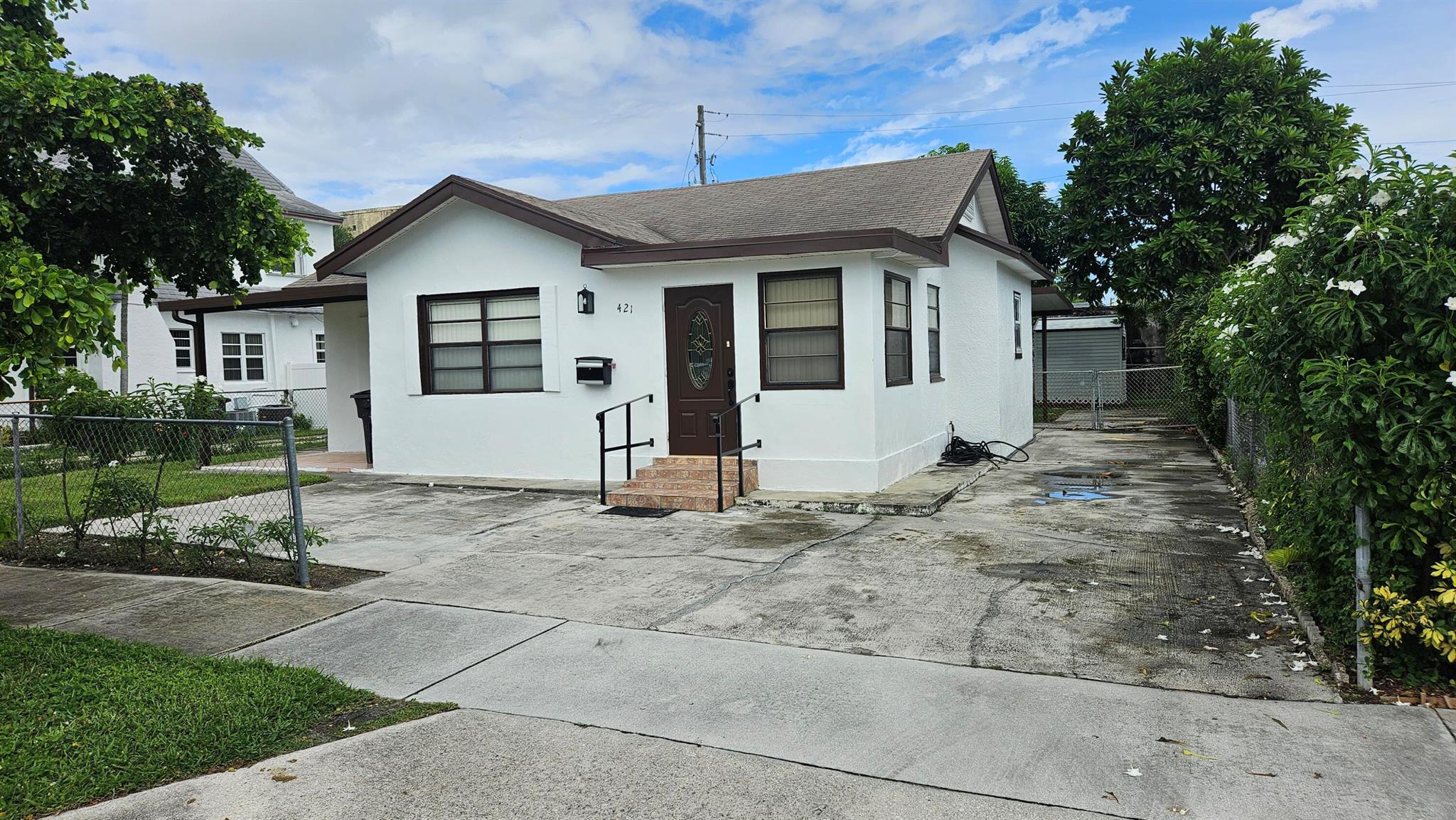 421 Ardmore Rd