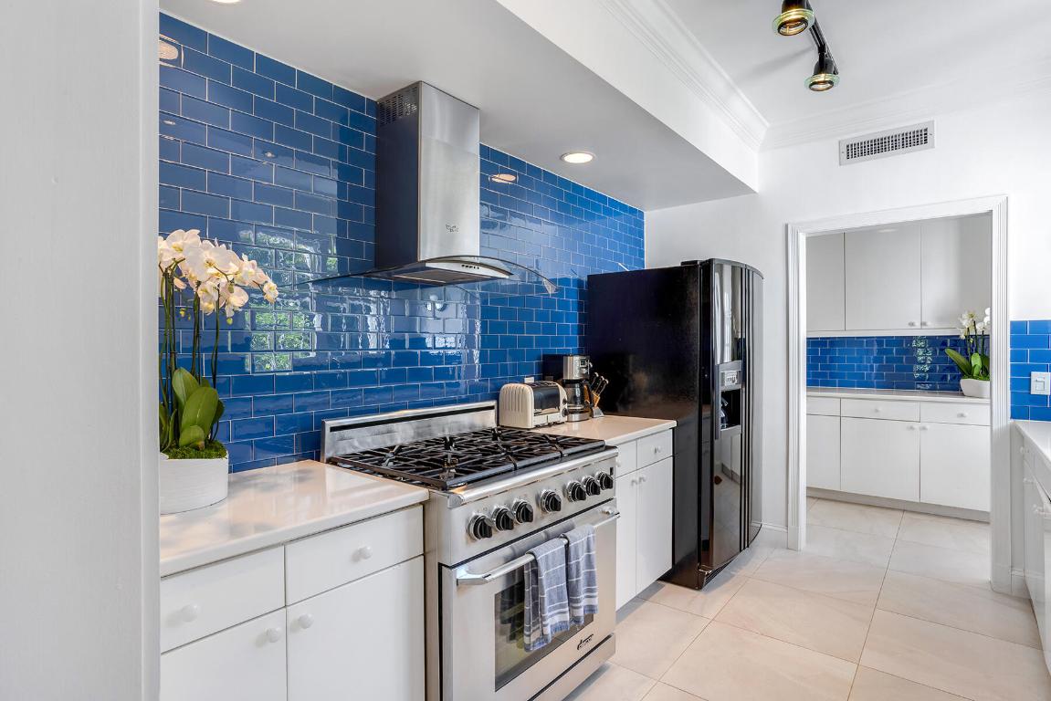 259 Queens Ln Palm Beach, FL 33480