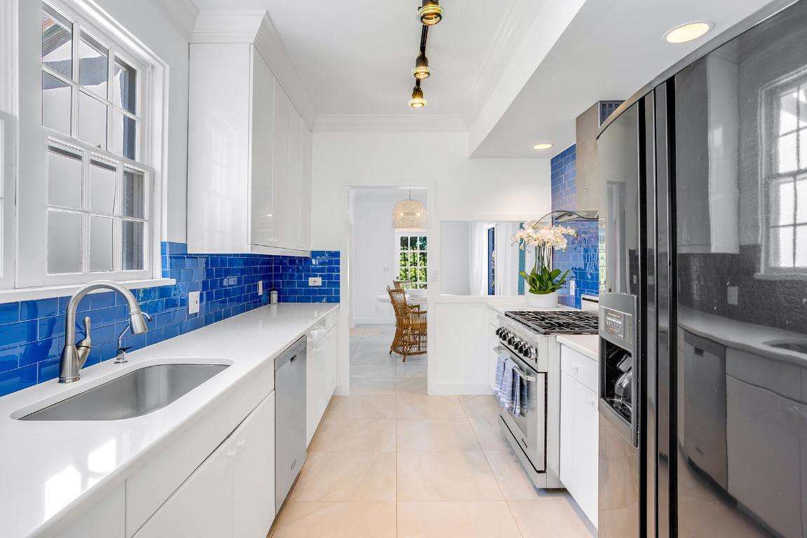 259 Queens Ln Palm Beach, FL 33480