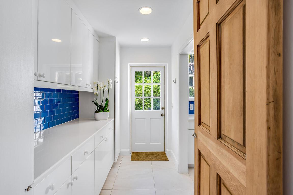 259 Queens Ln Palm Beach, FL 33480