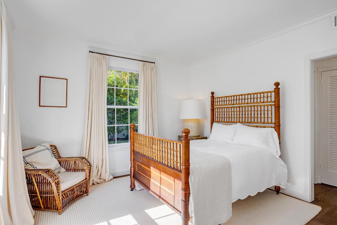 259 Queens Ln Palm Beach, FL 33480