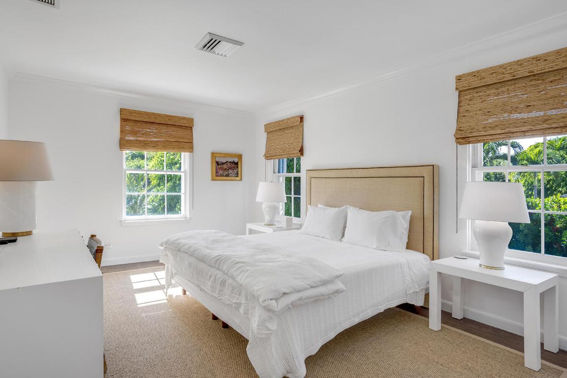 259 Queens Ln Palm Beach, FL 33480