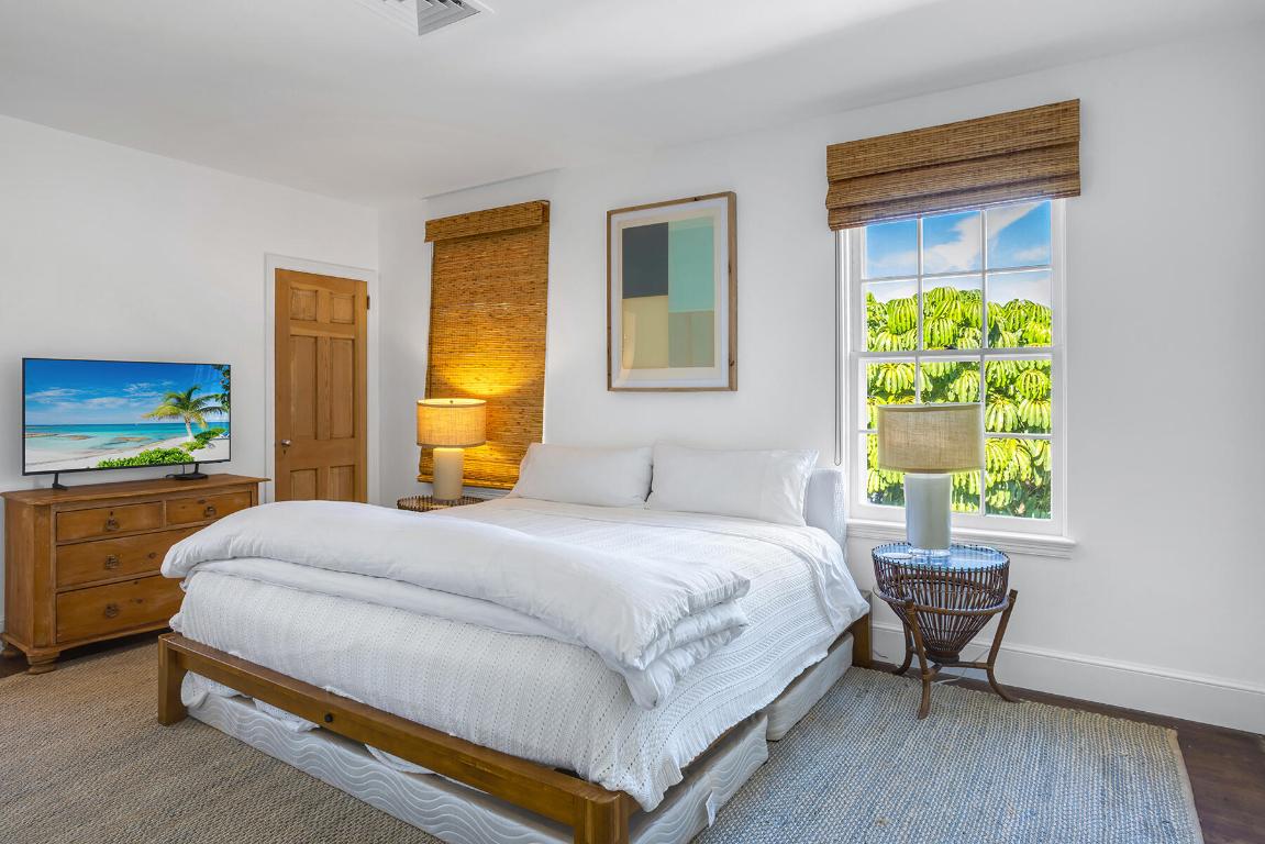 259 Queens Ln Palm Beach, FL 33480