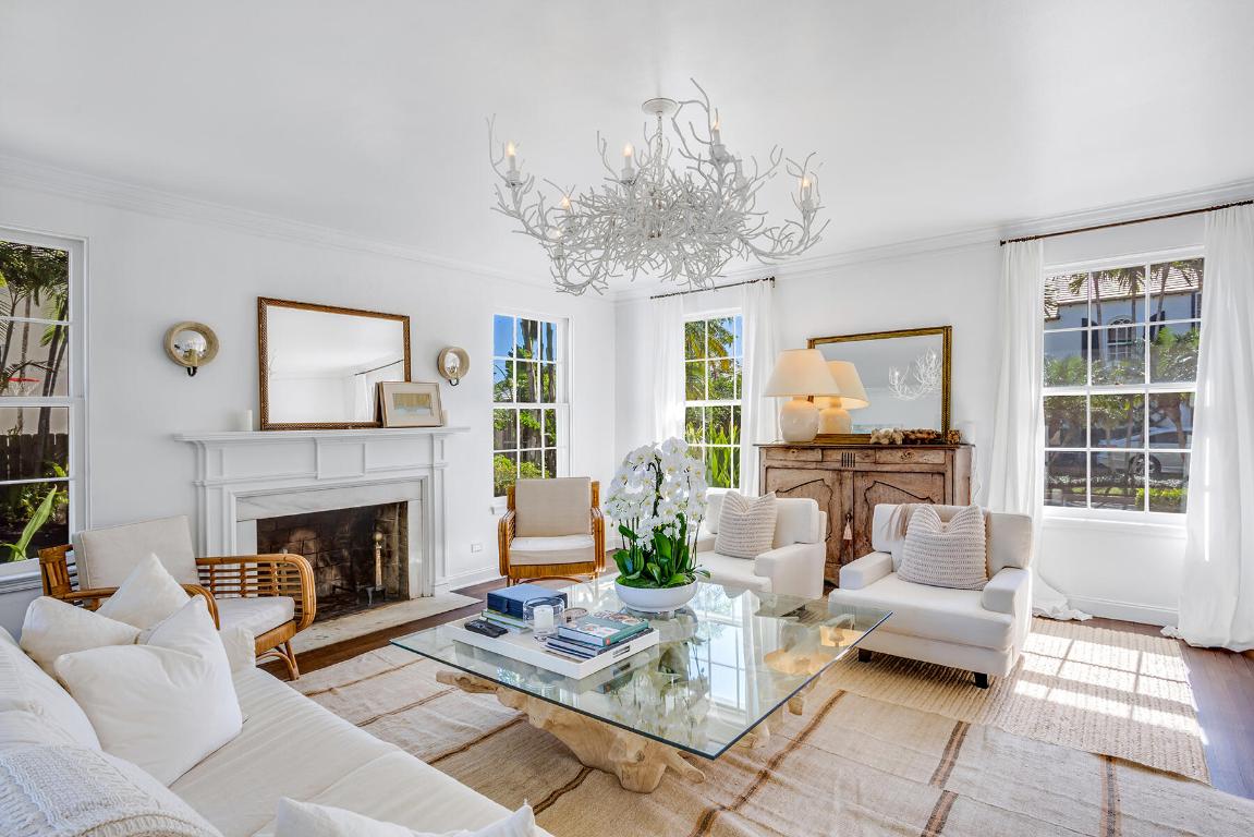 259 Queens Ln Palm Beach, FL 33480