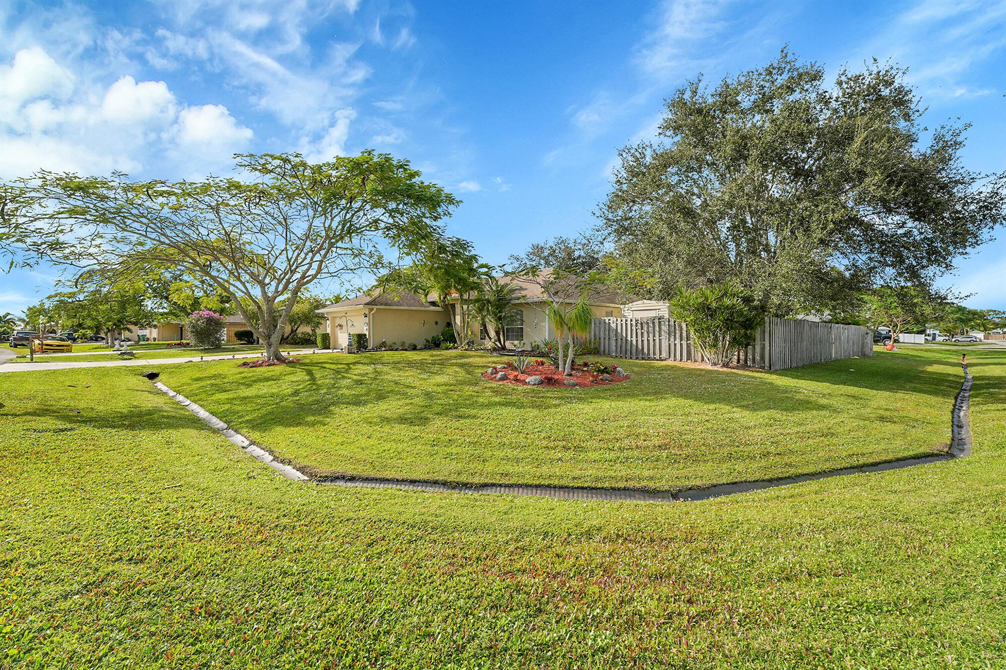 579 SE Marydale Ter Port St Lucie, FL 34983