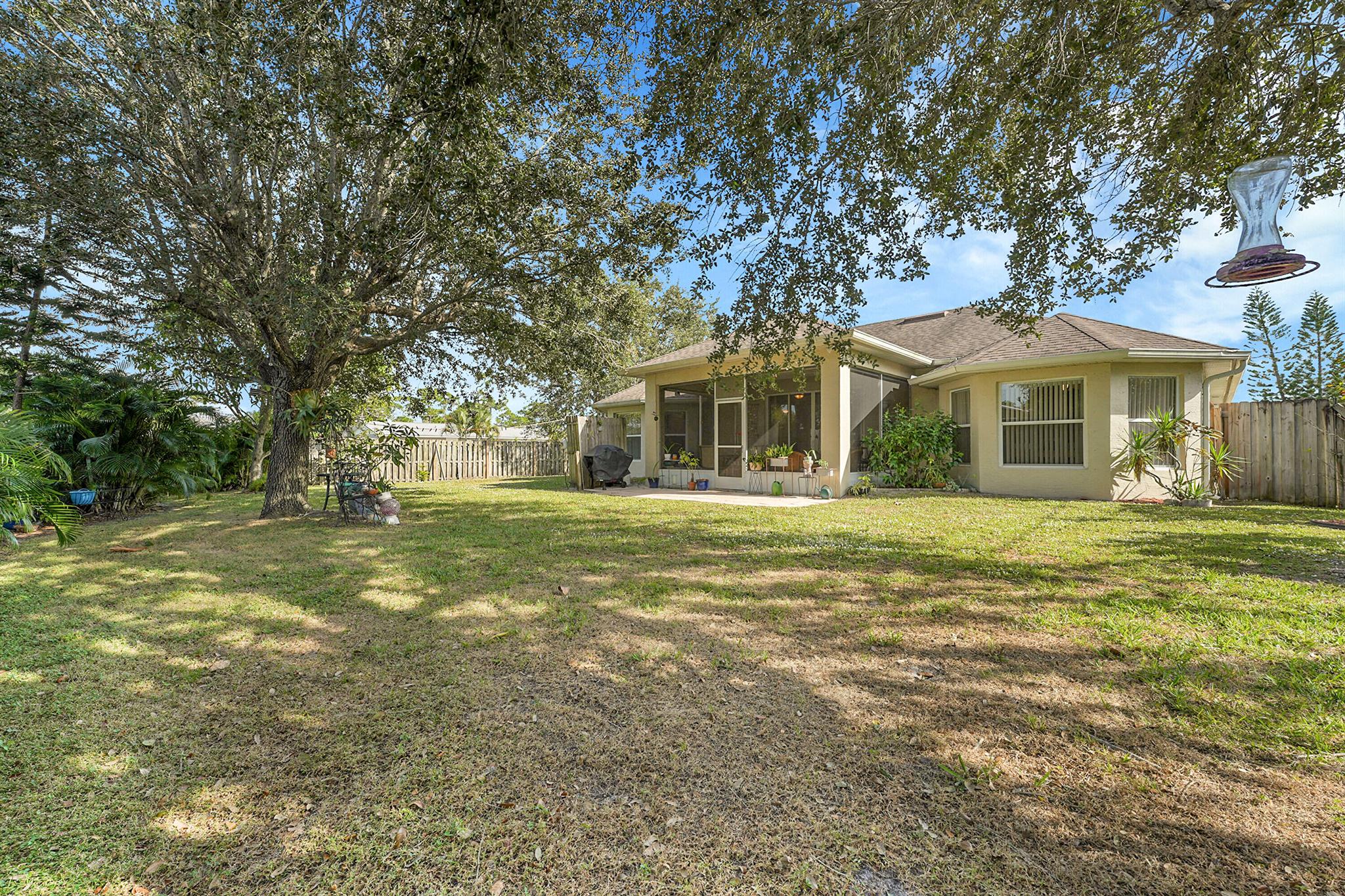 579 SE Marydale Ter Port St Lucie, FL 34983