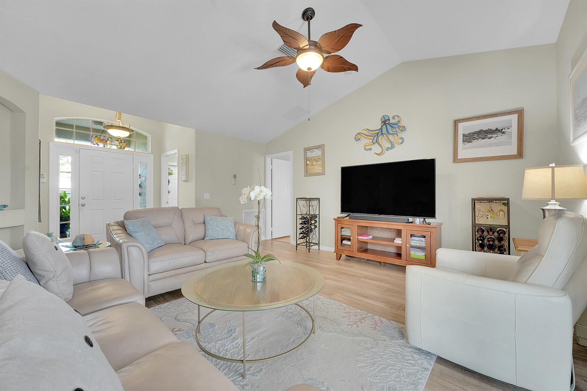 579 SE Marydale Ter Port St Lucie, FL 34983