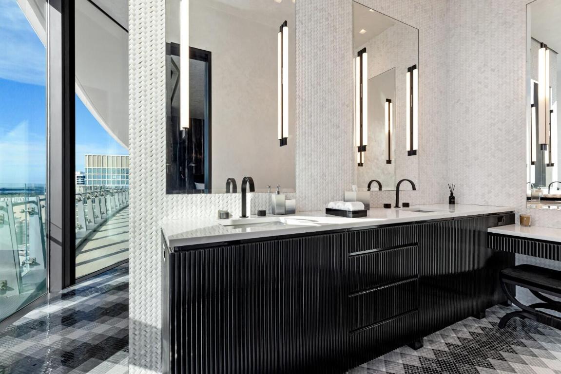 1100 S Flagler #2401/2402 West Palm Beach, FL 33401